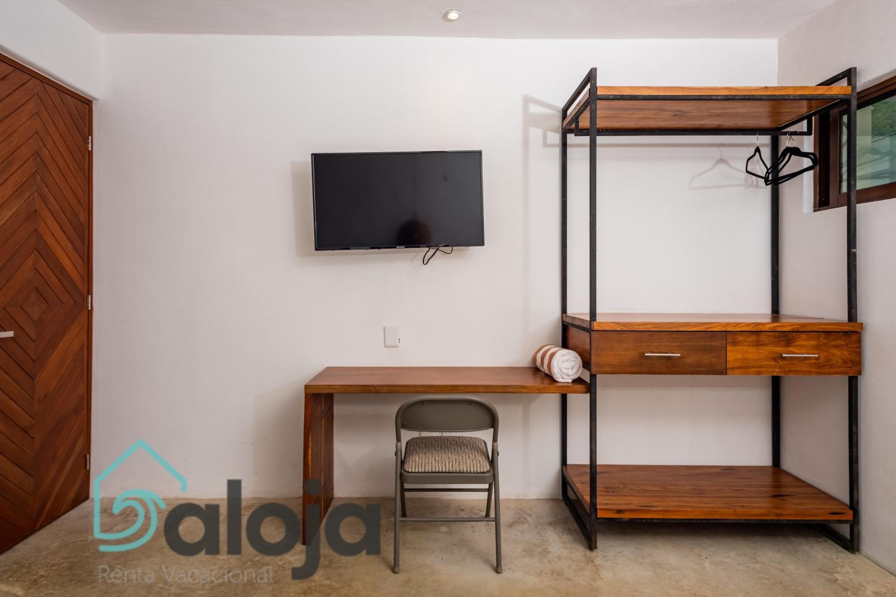 VIca Guest House Cancun - By Aloja RV — 6