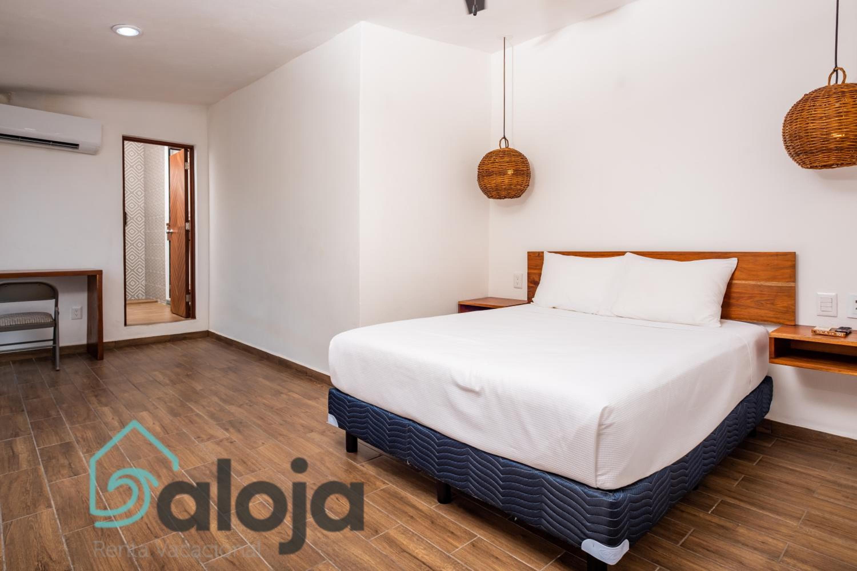 VIca Guest House Cancun - By Aloja RV — 13