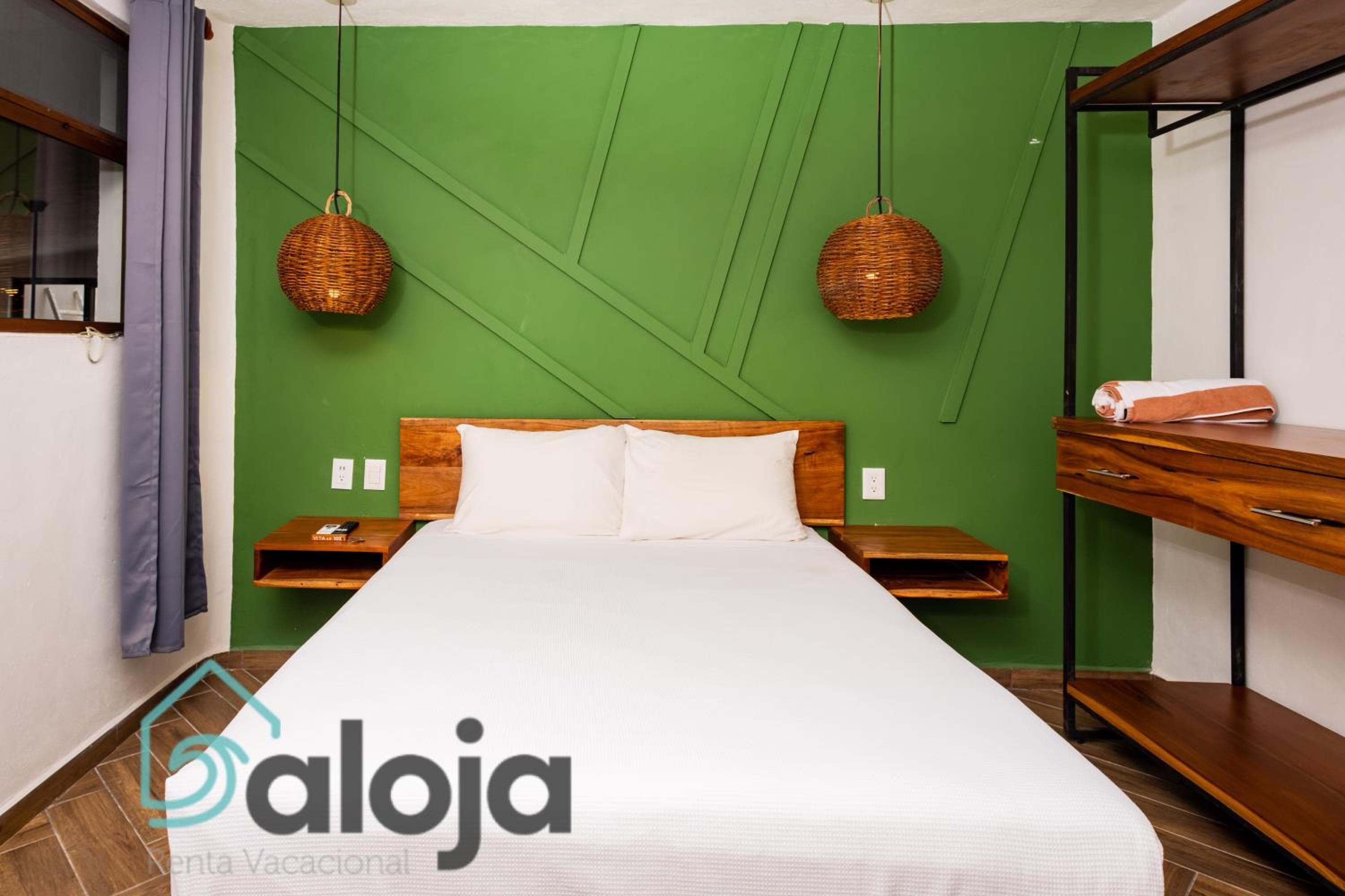 VIca Guest House Cancun - By Aloja RV — 16