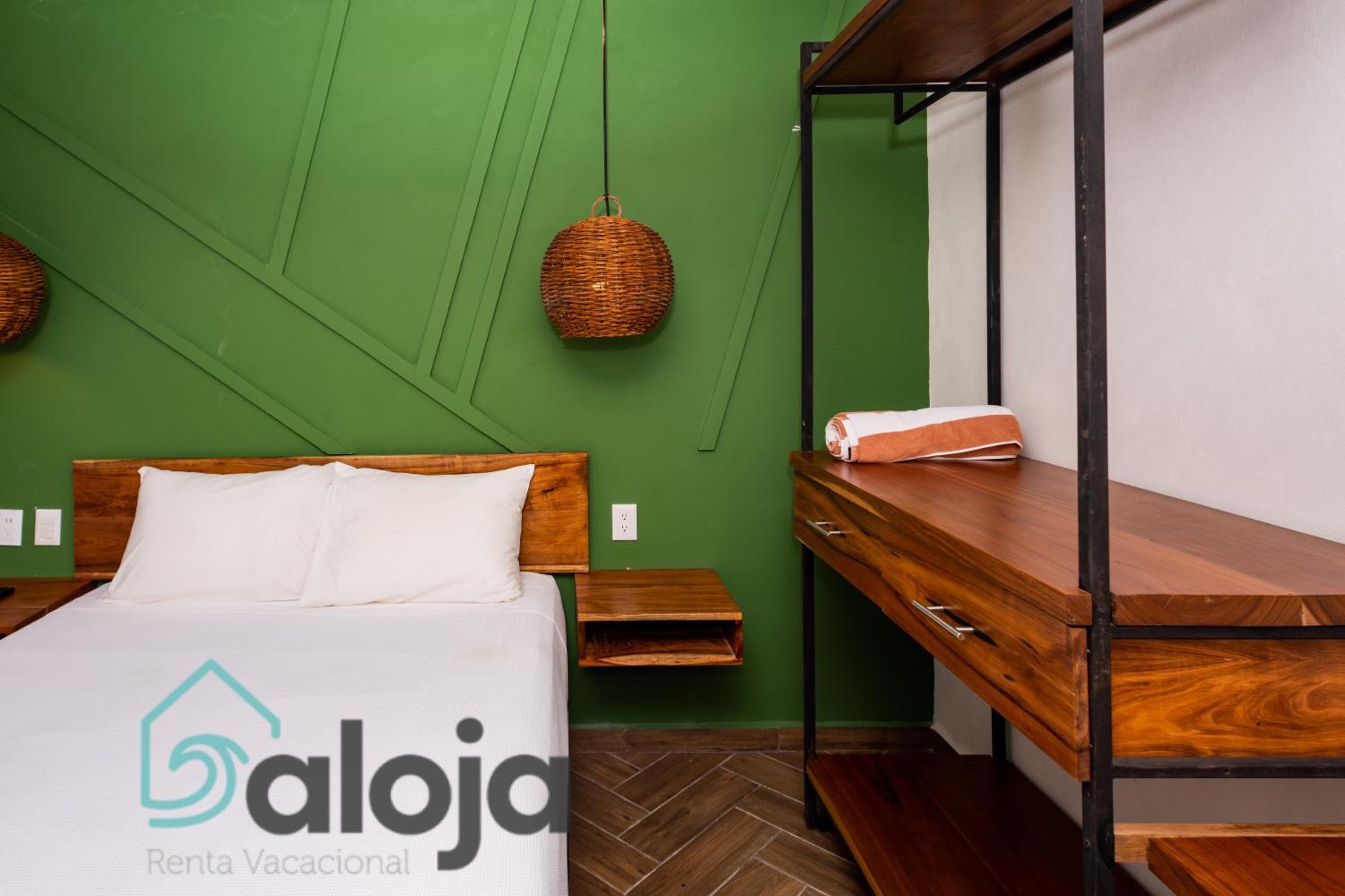 VIca Guest House Cancun - By Aloja RV — 19