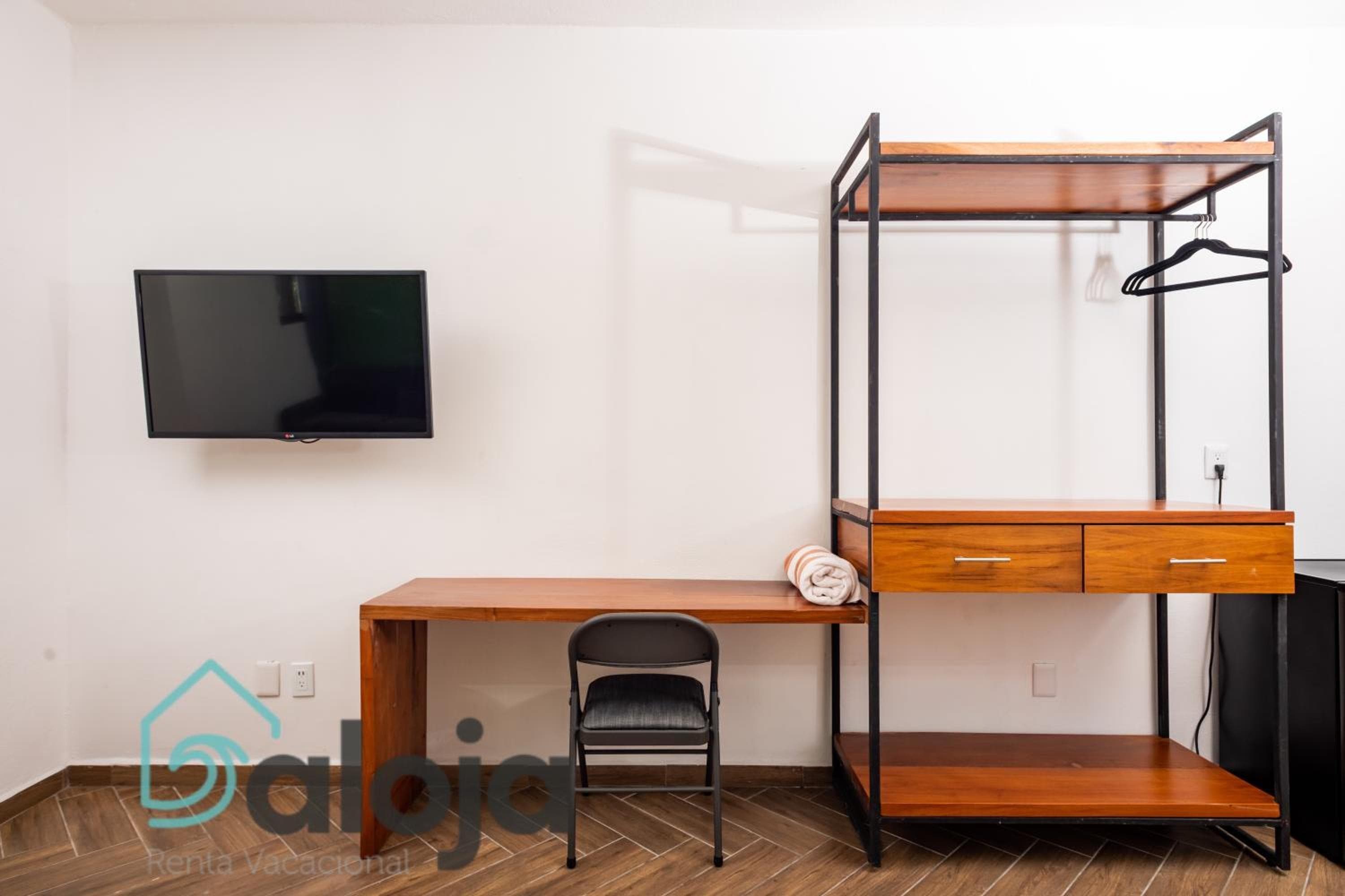 VIca Guest House Cancun - By Aloja RV — 24