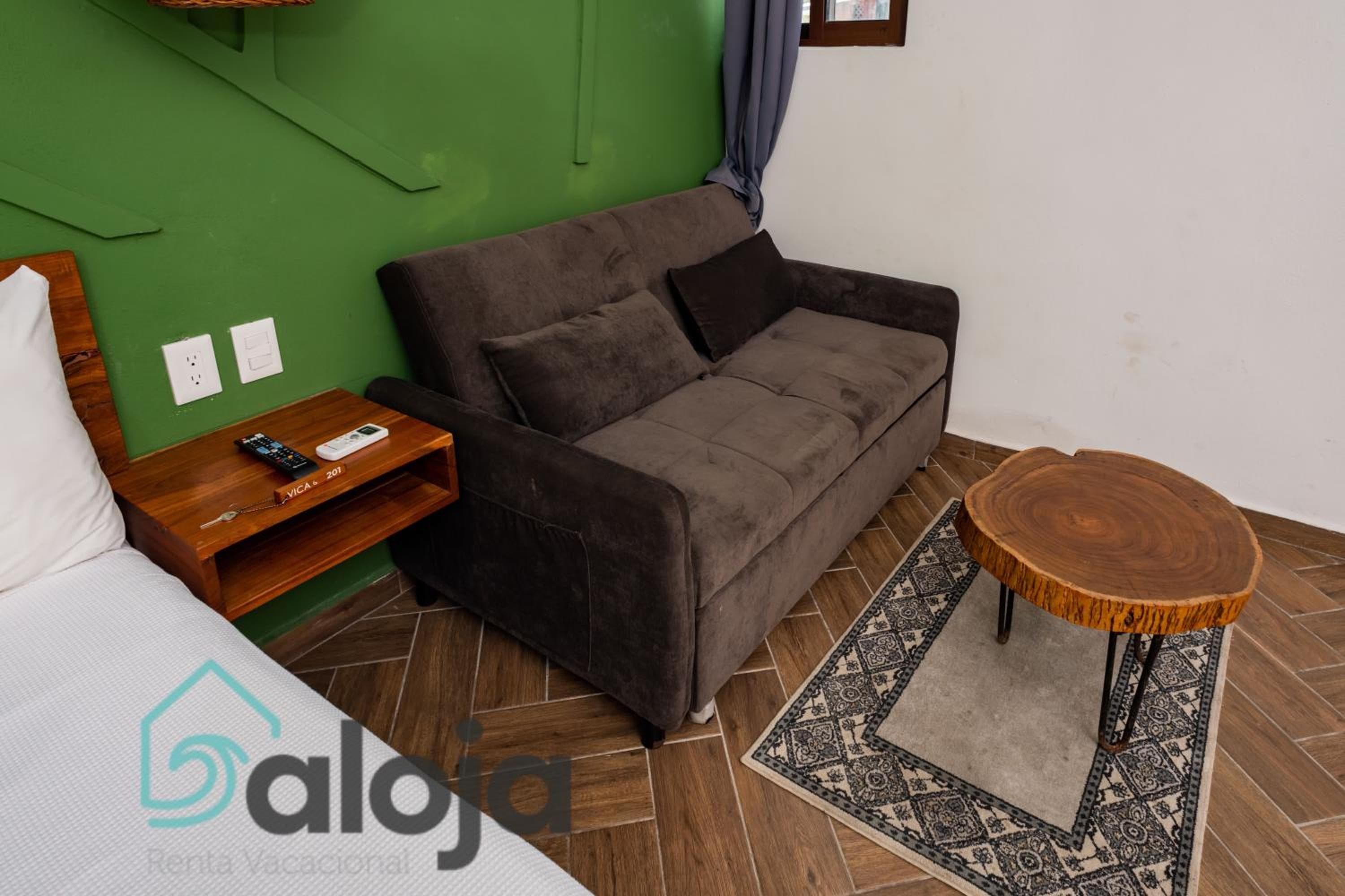 VIca Guest House Cancun - By Aloja RV — 20