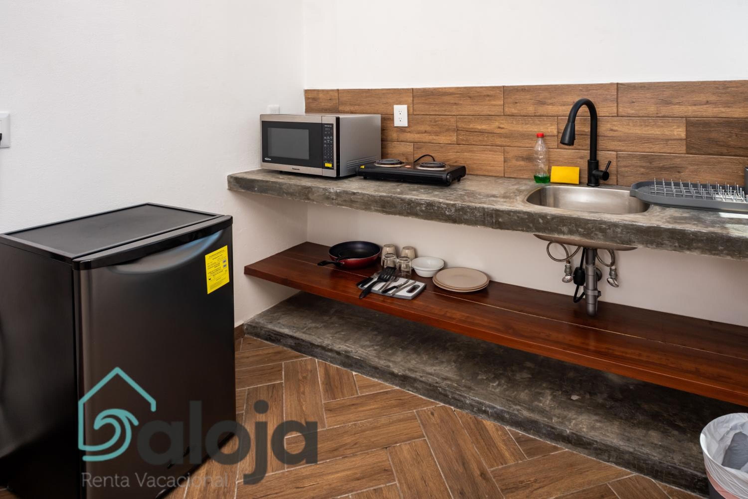 VIca Guest House Cancun - By Aloja RV — 14