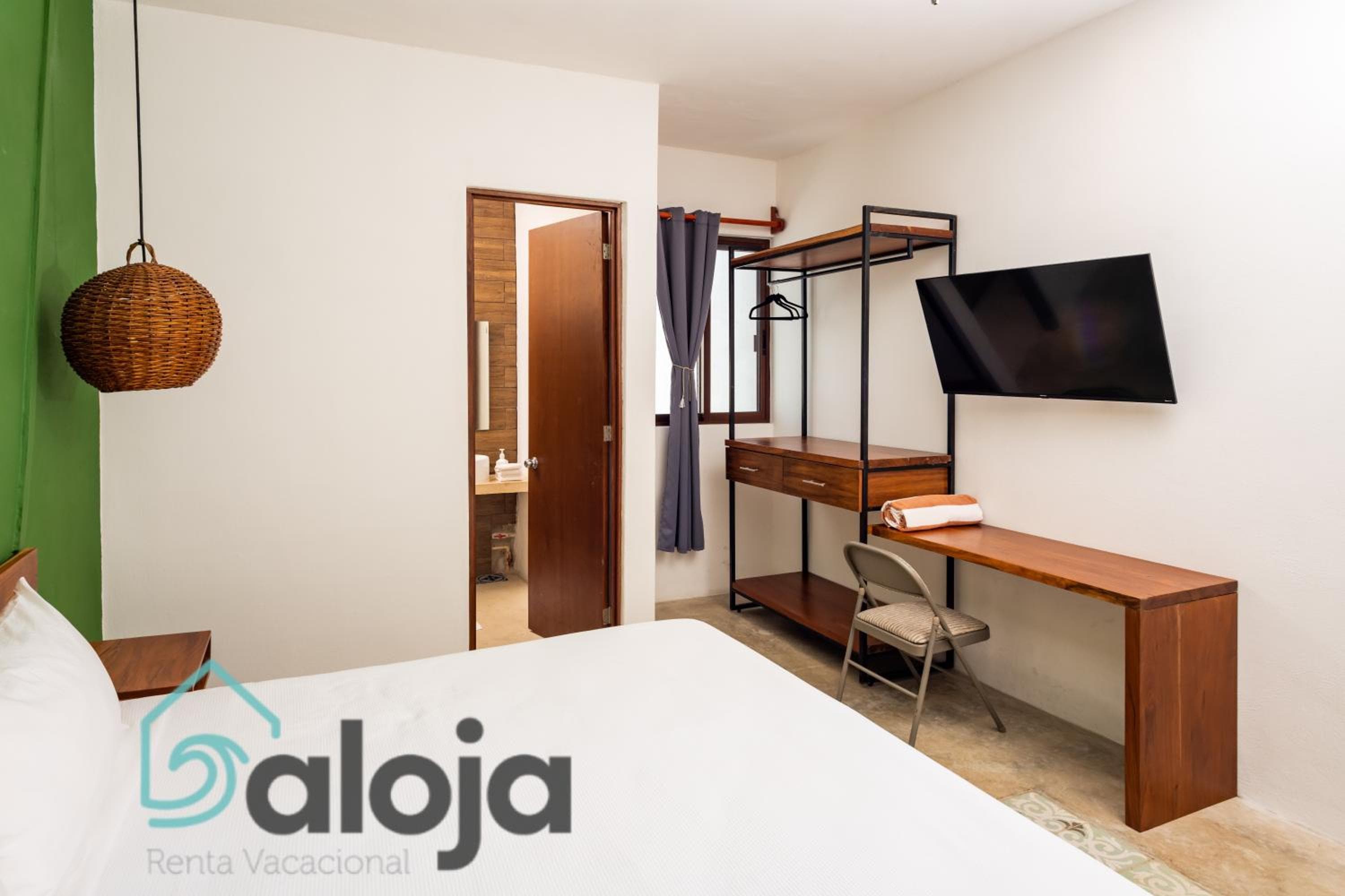 VIca Guest House Cancun - By Aloja RV — 18
