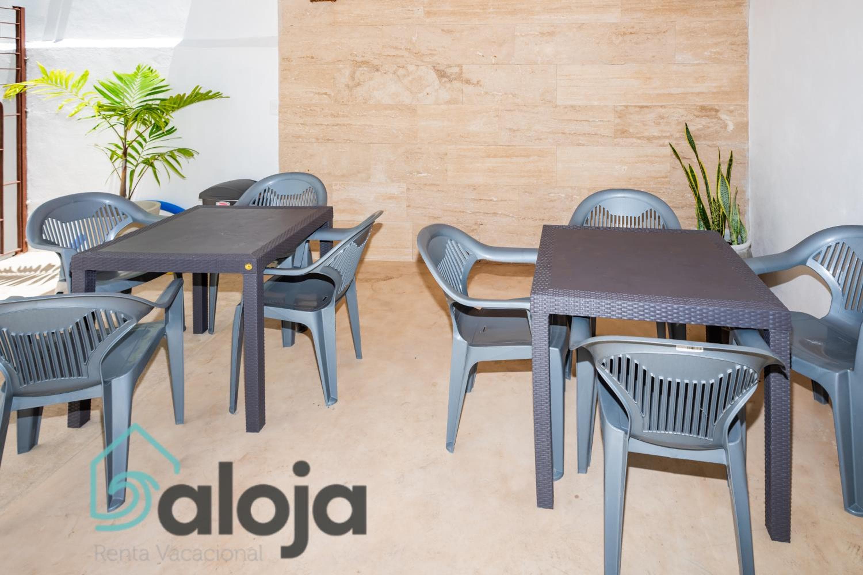 VIca Guest House Cancun - By Aloja RV — 29