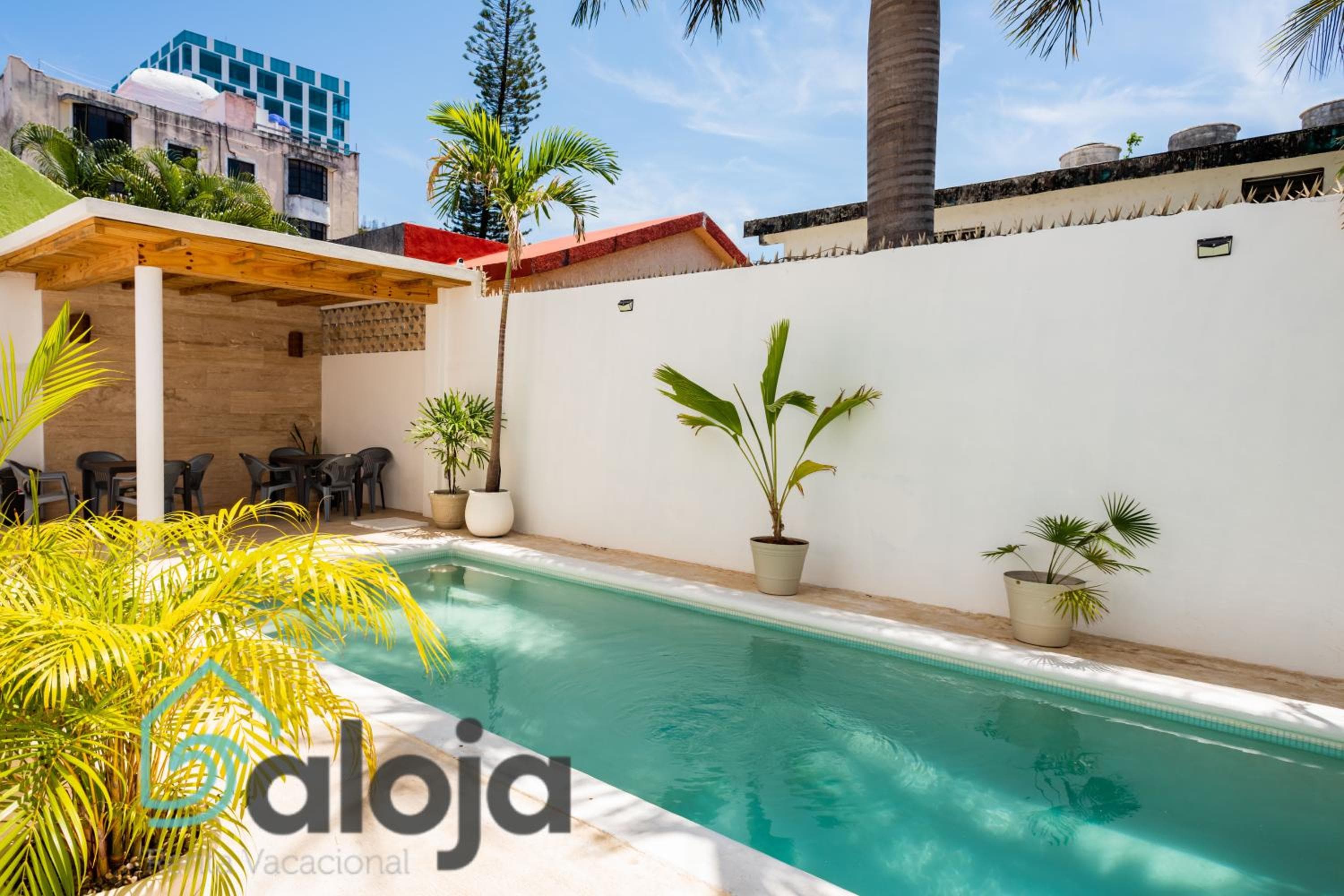 VIca Guest House Cancun - By Aloja RV — 21
