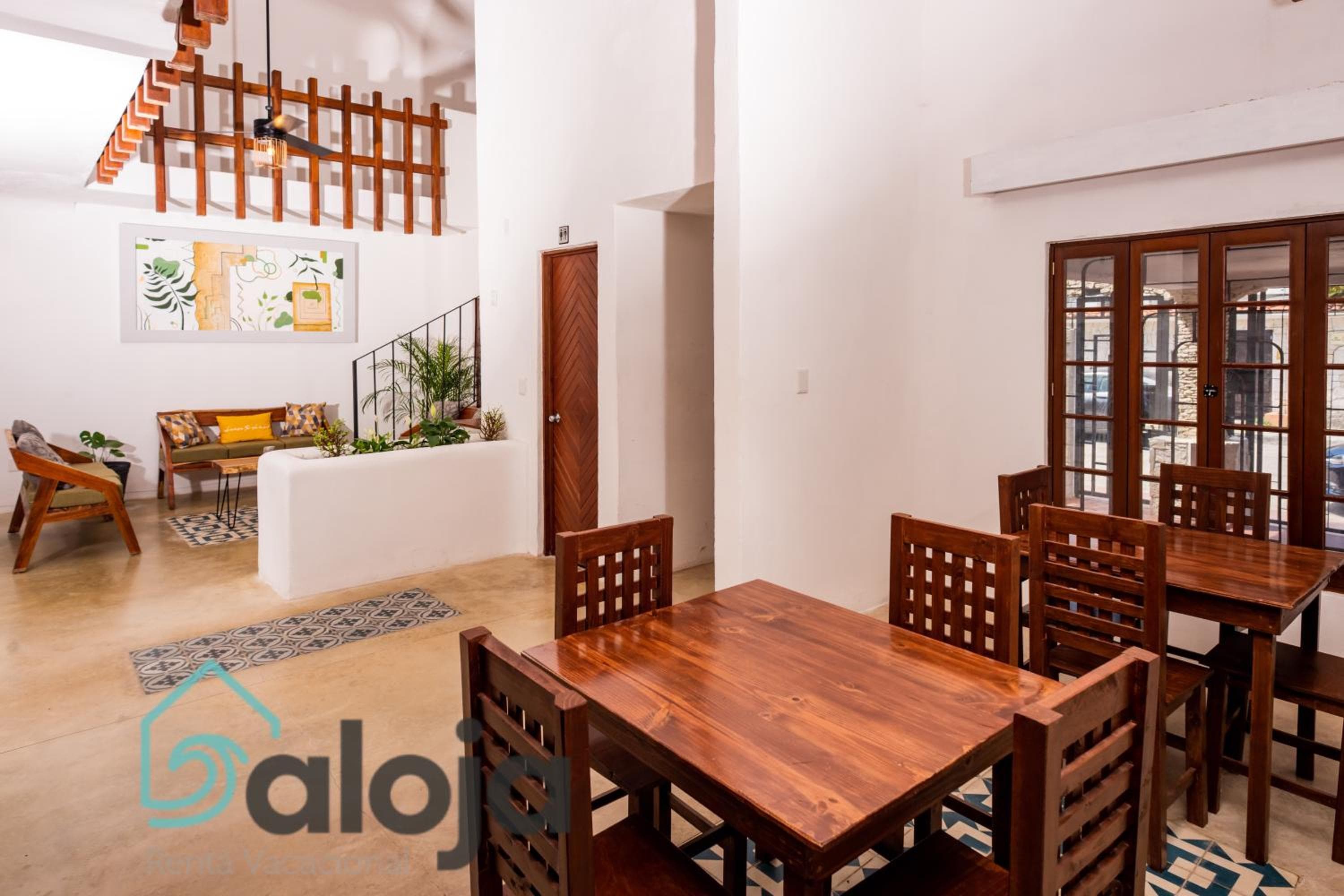 VIca Guest House Cancun - By Aloja RV — 8