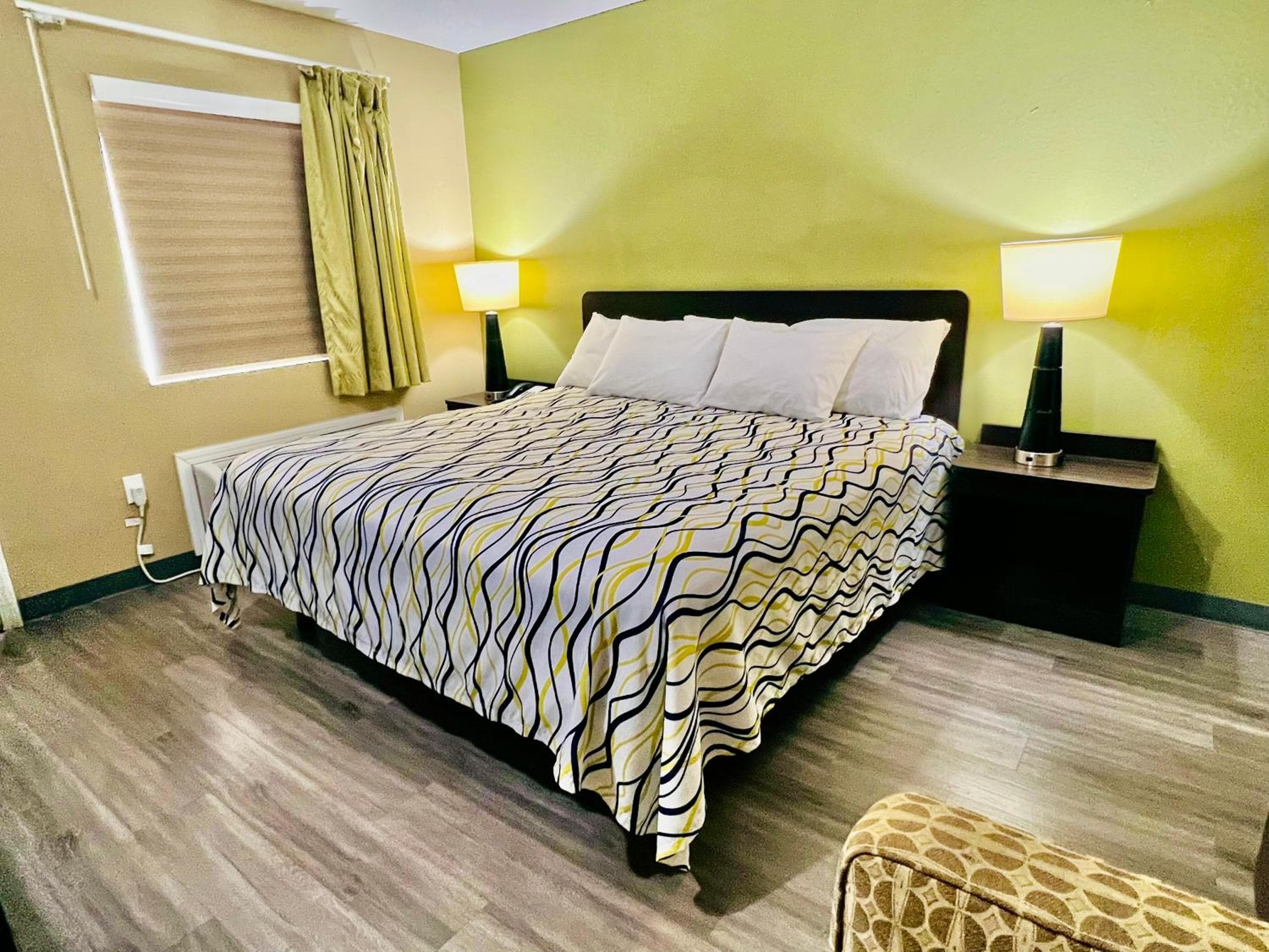 Deluxe Inn & Suites By OYO Miami OK — 7
