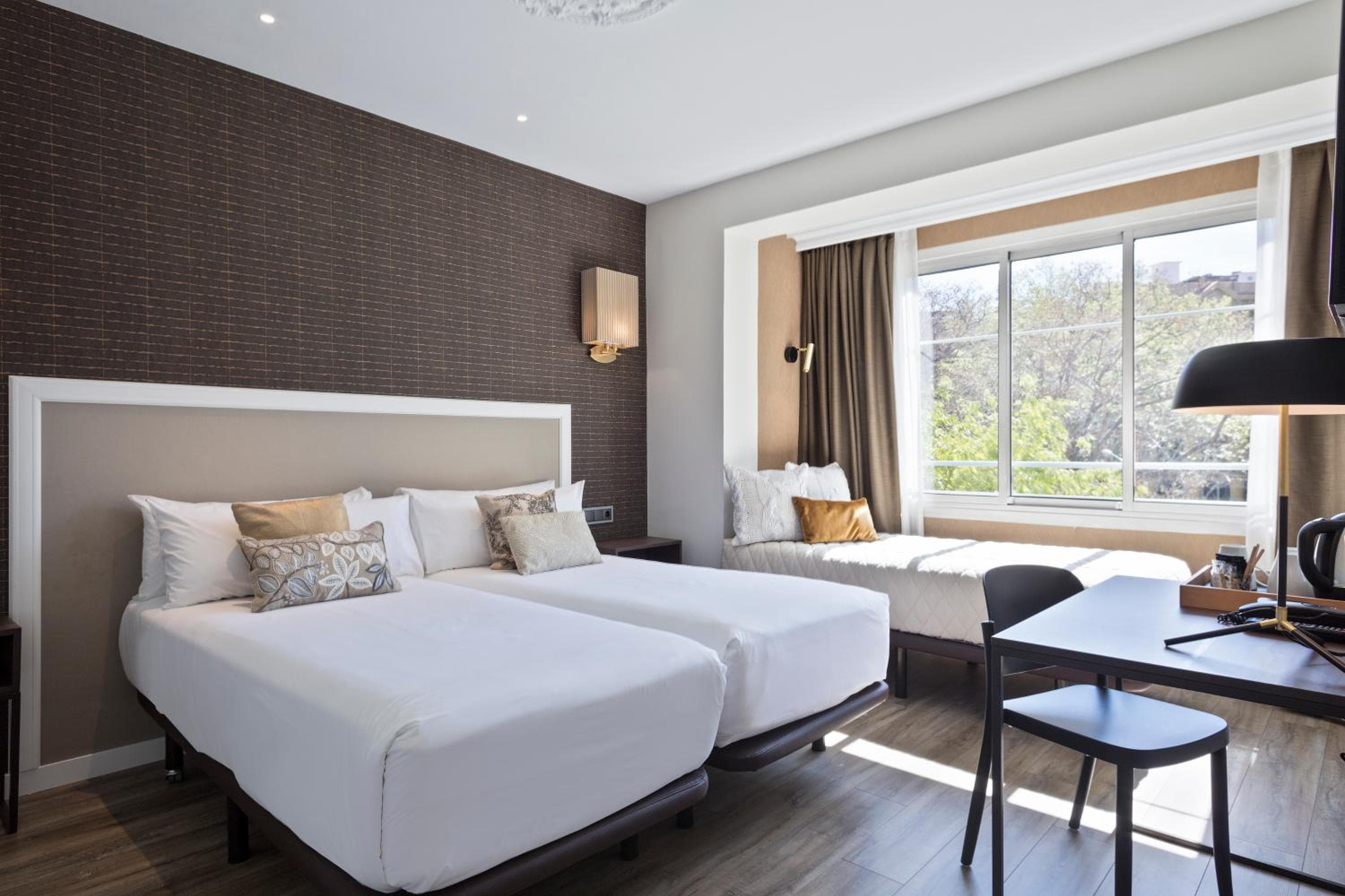 Acta Splendid — 20