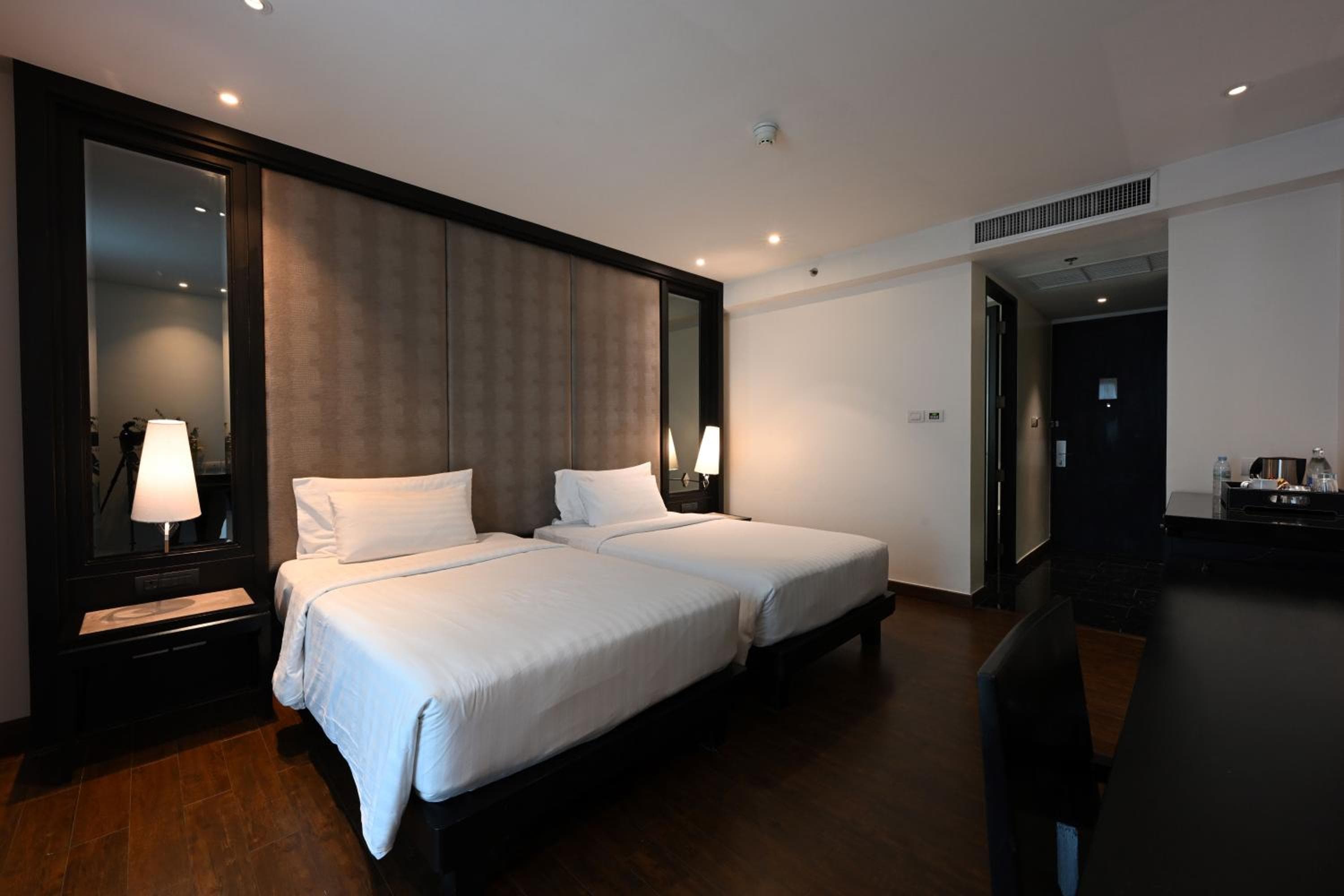 Mövenpick Hotel Sukhumvit 15 Bangkok — 24