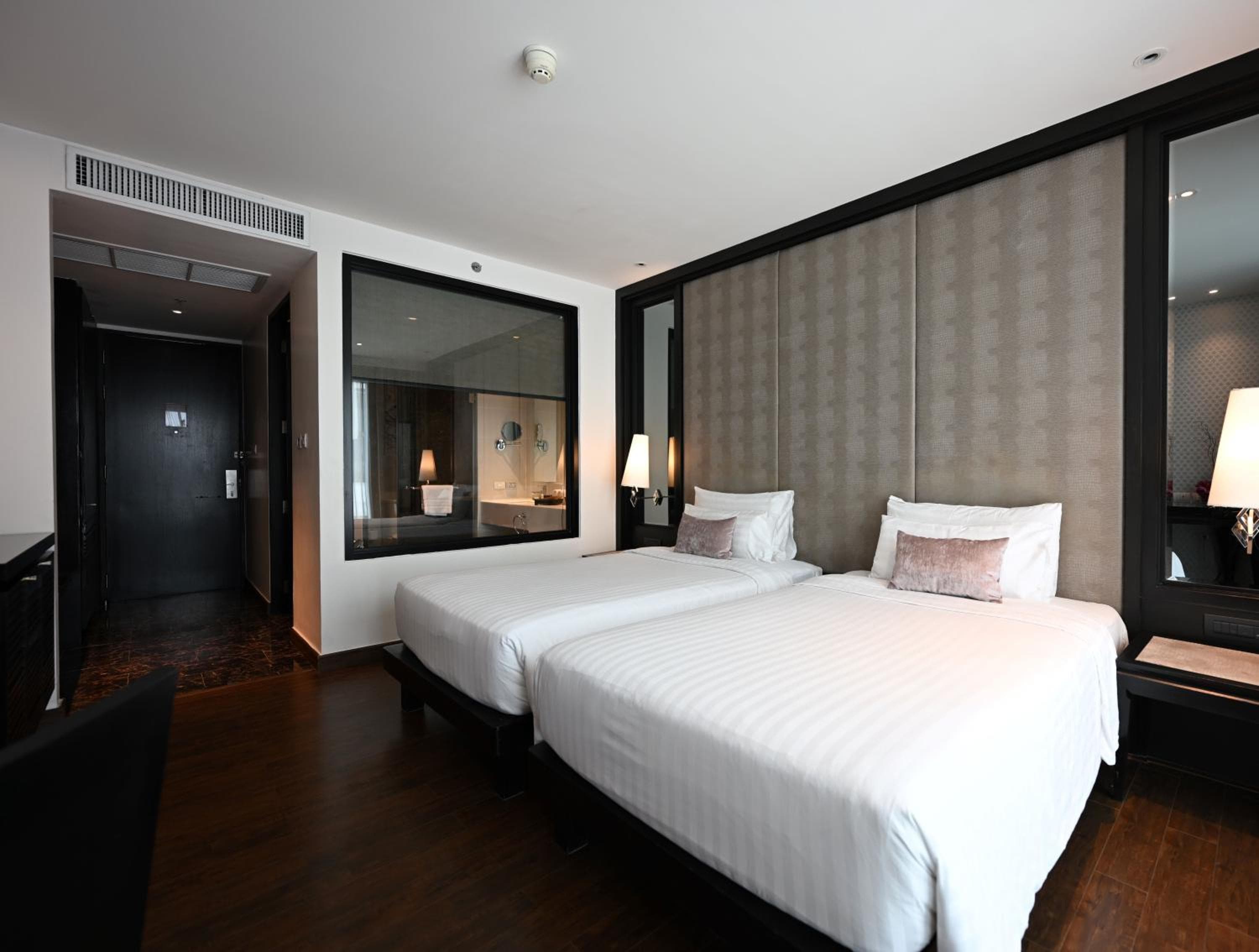 Mövenpick Hotel Sukhumvit 15 Bangkok — 29