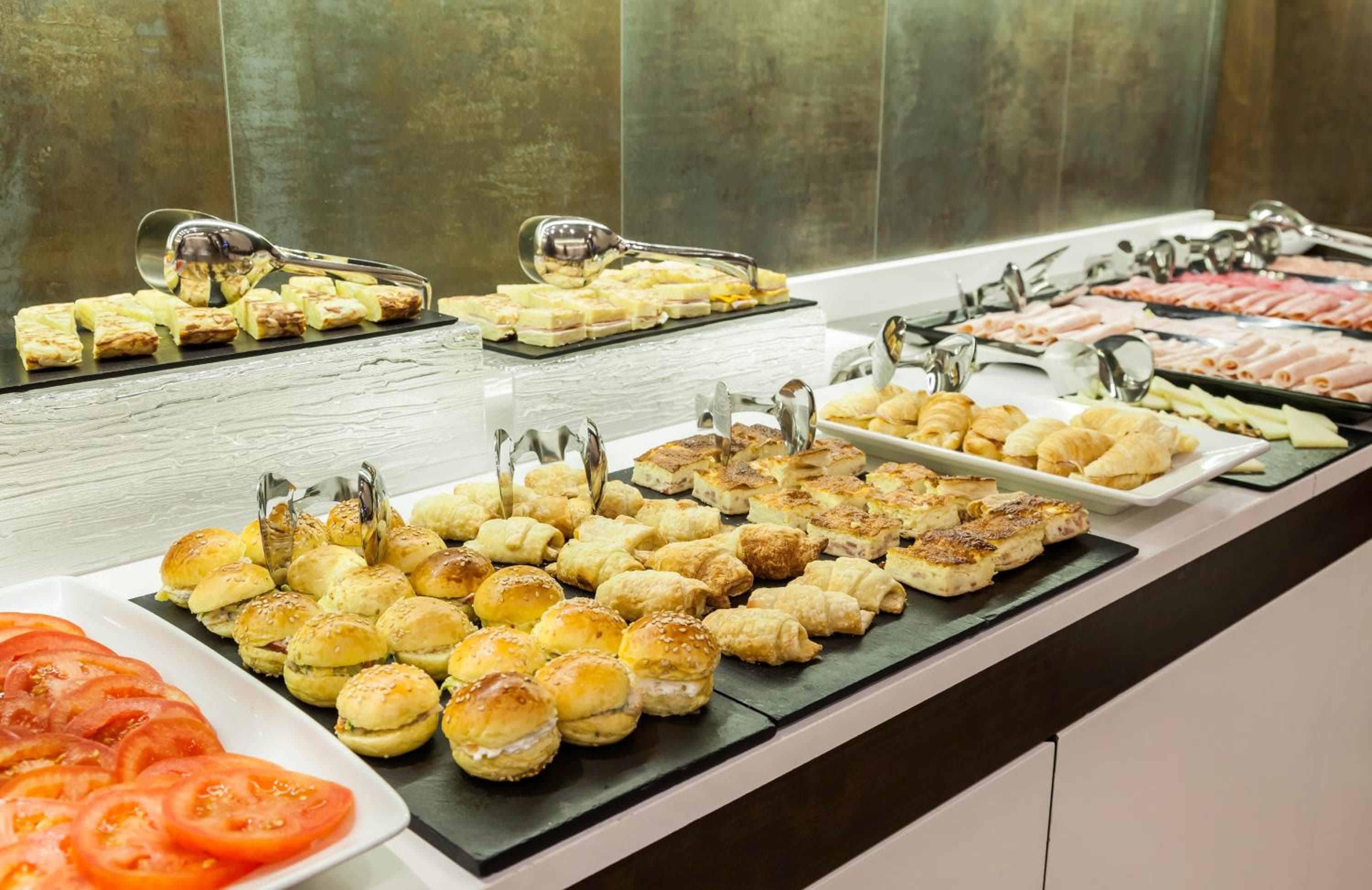 Ilunion Suites Madrid — 28