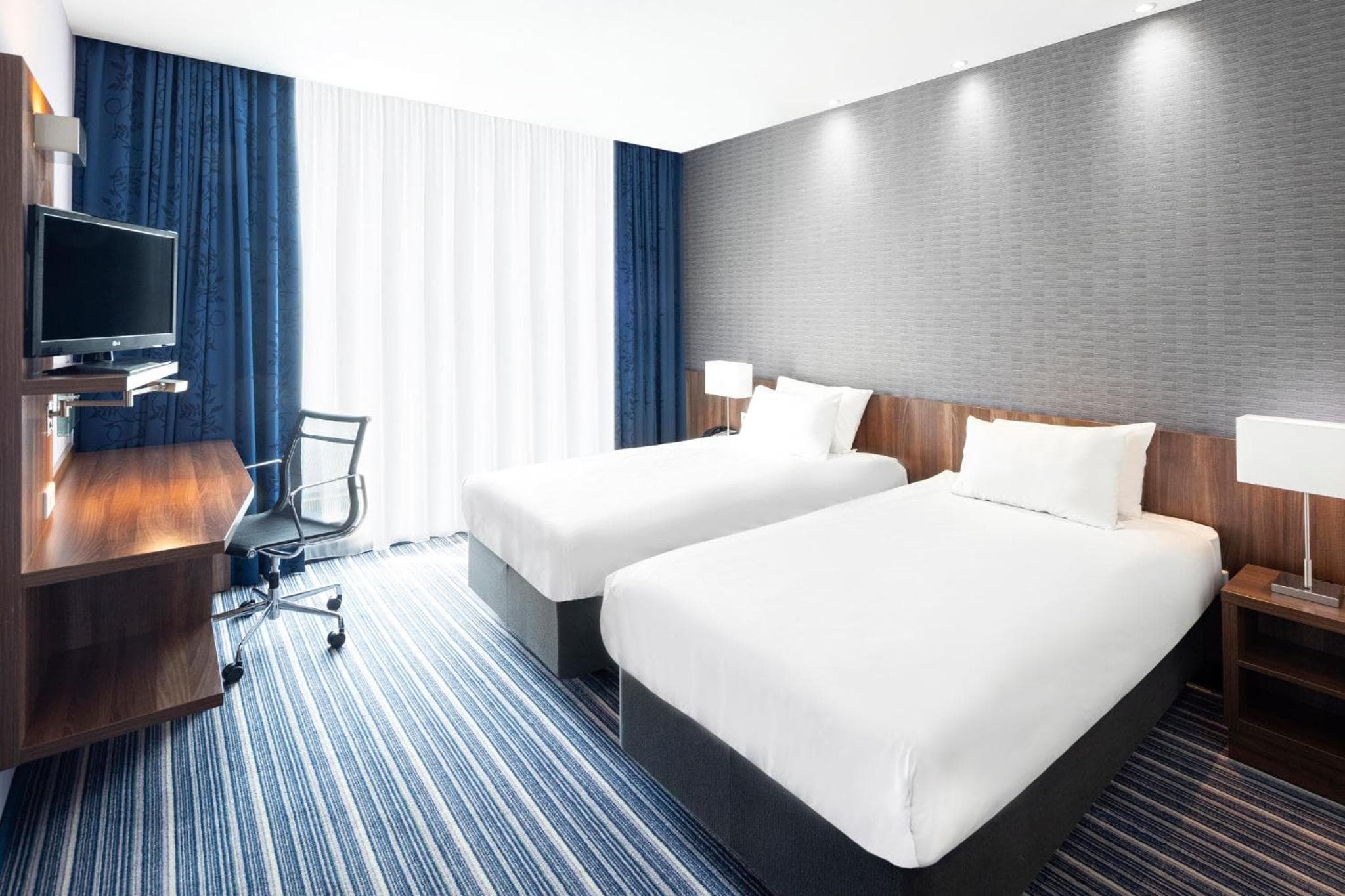 Holiday Inn Express Amsterdam Arena Towers by IHG — 2