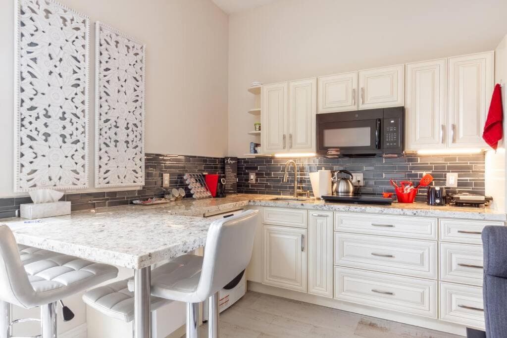 Fort Lauderdale guest house — 26