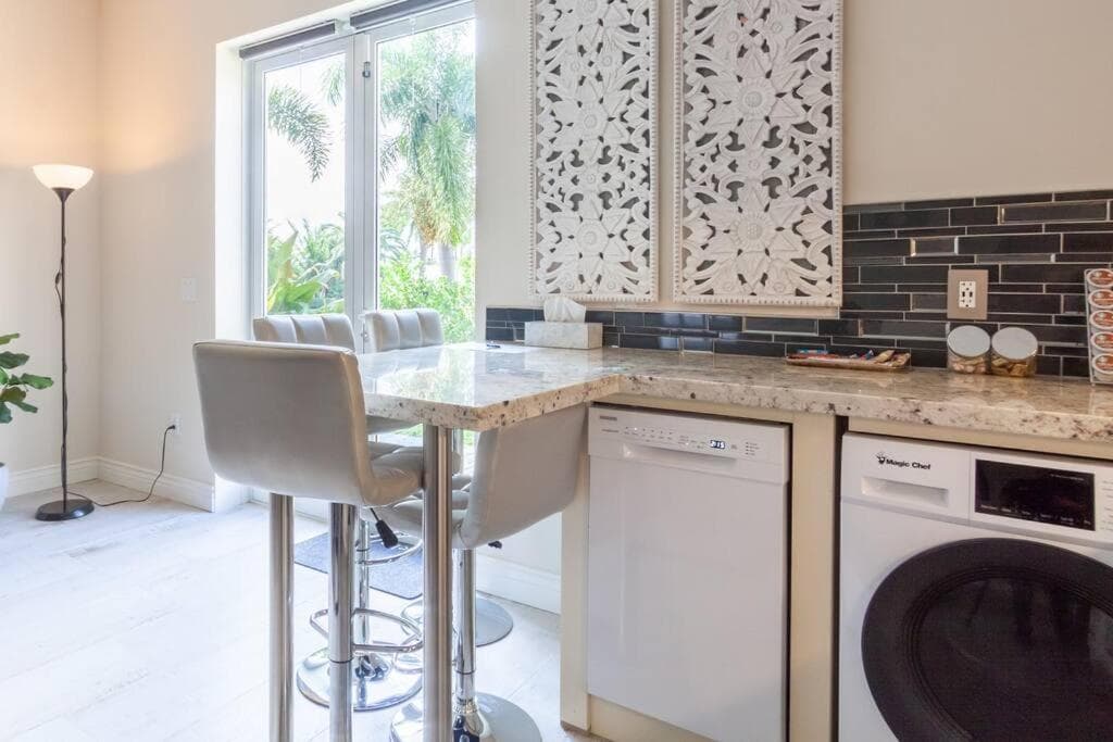 Fort Lauderdale guest house — 25
