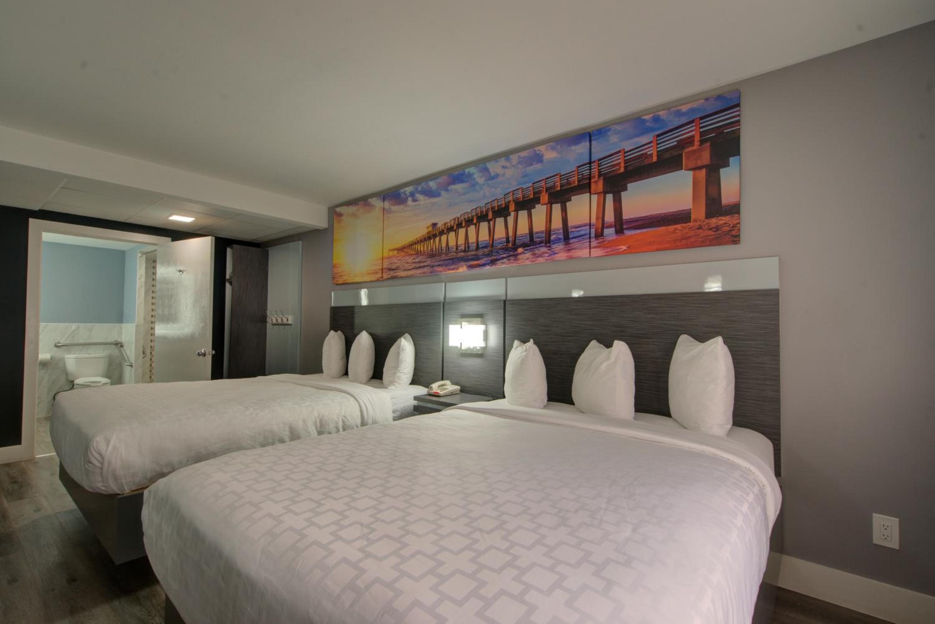 Clarion Pointe Tampa-Brandon Near Fairgrounds and Casino — 24