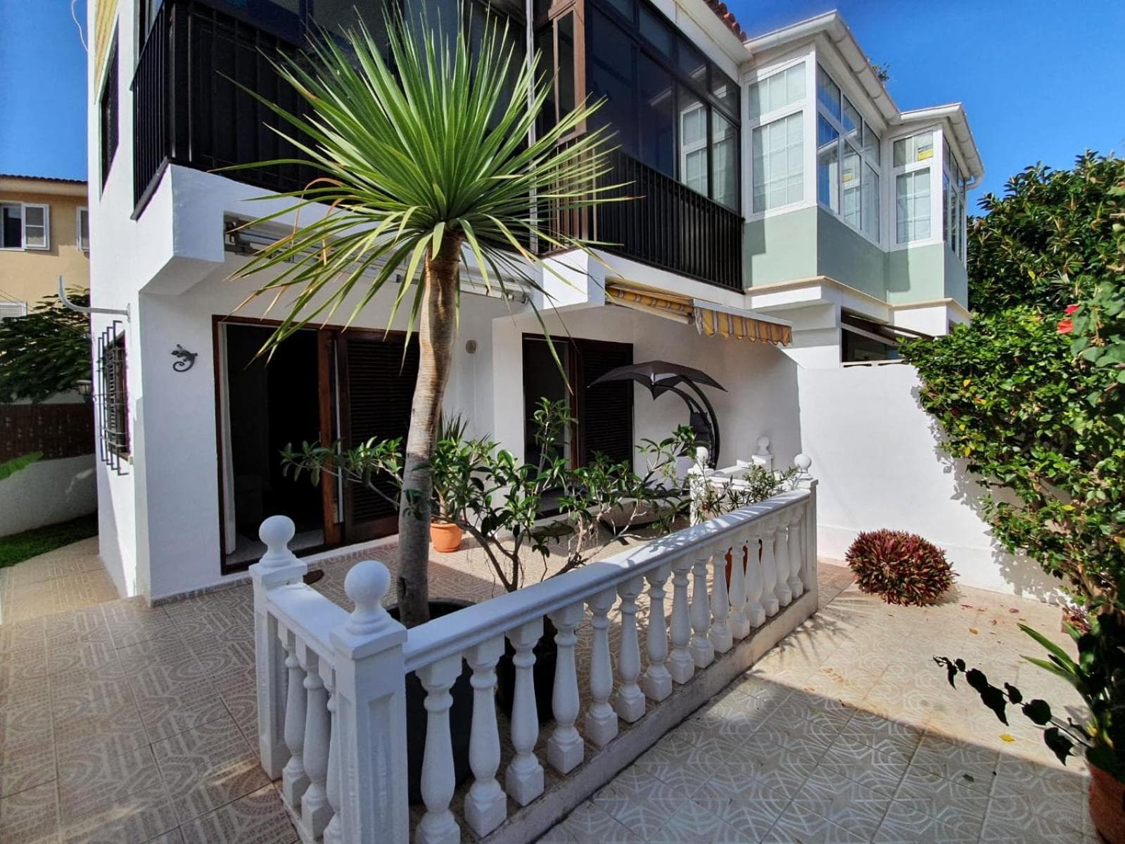 Apartamento Luminoso con Patio y Jardín — 1