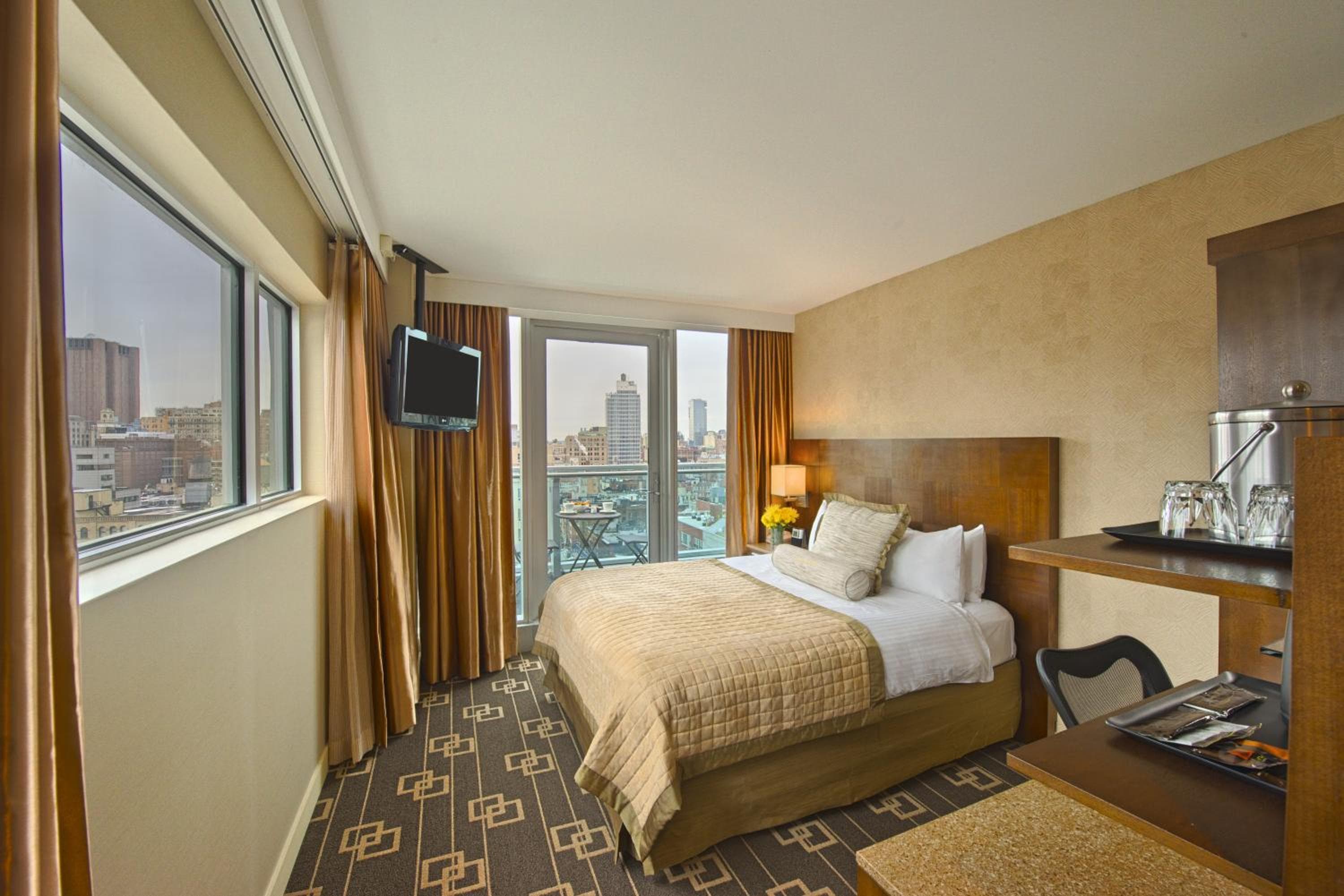 Wyndham Garden Chinatown — 9