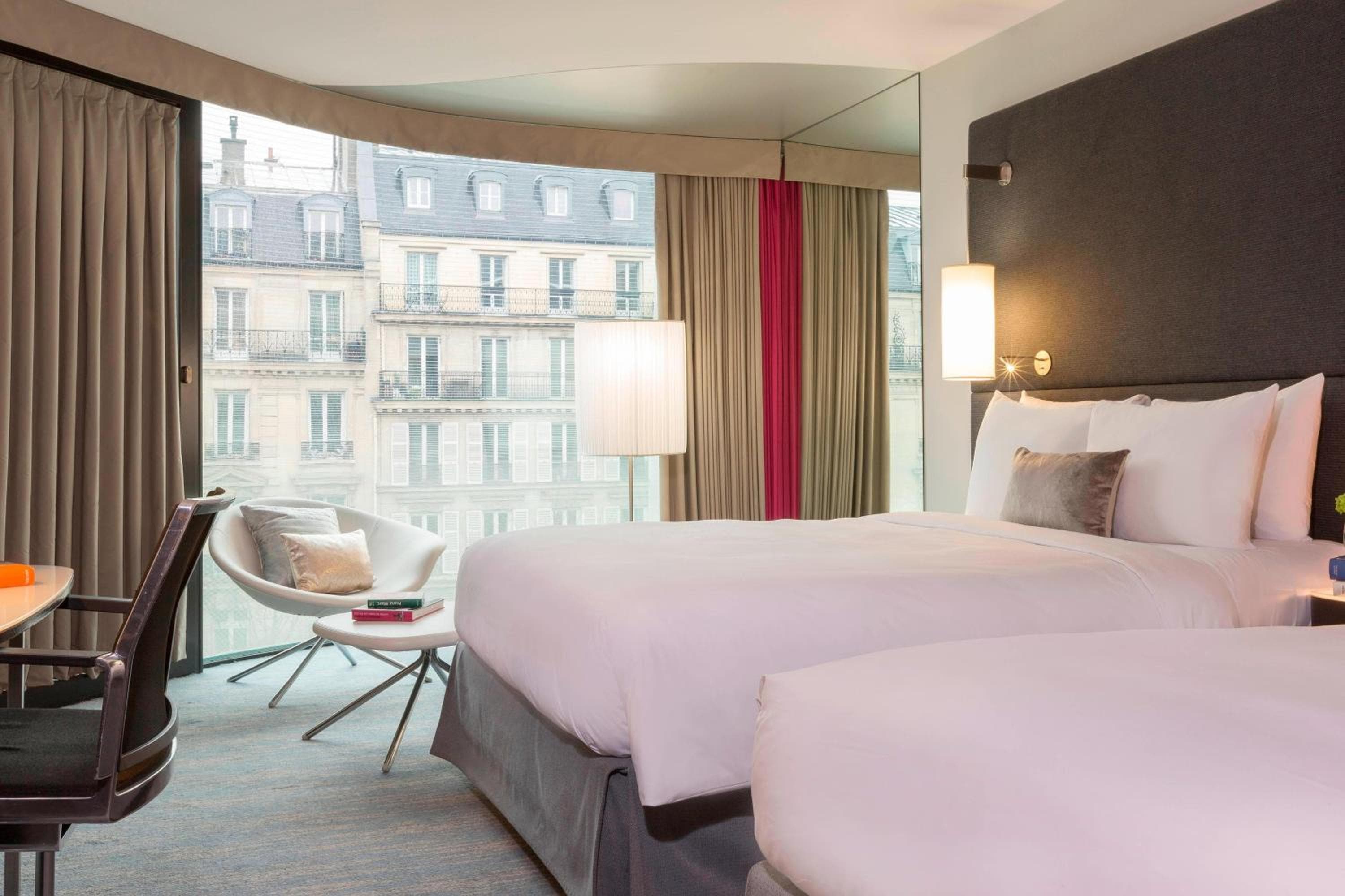 Renaissance Paris Arc de Triomphe Hotel — 15