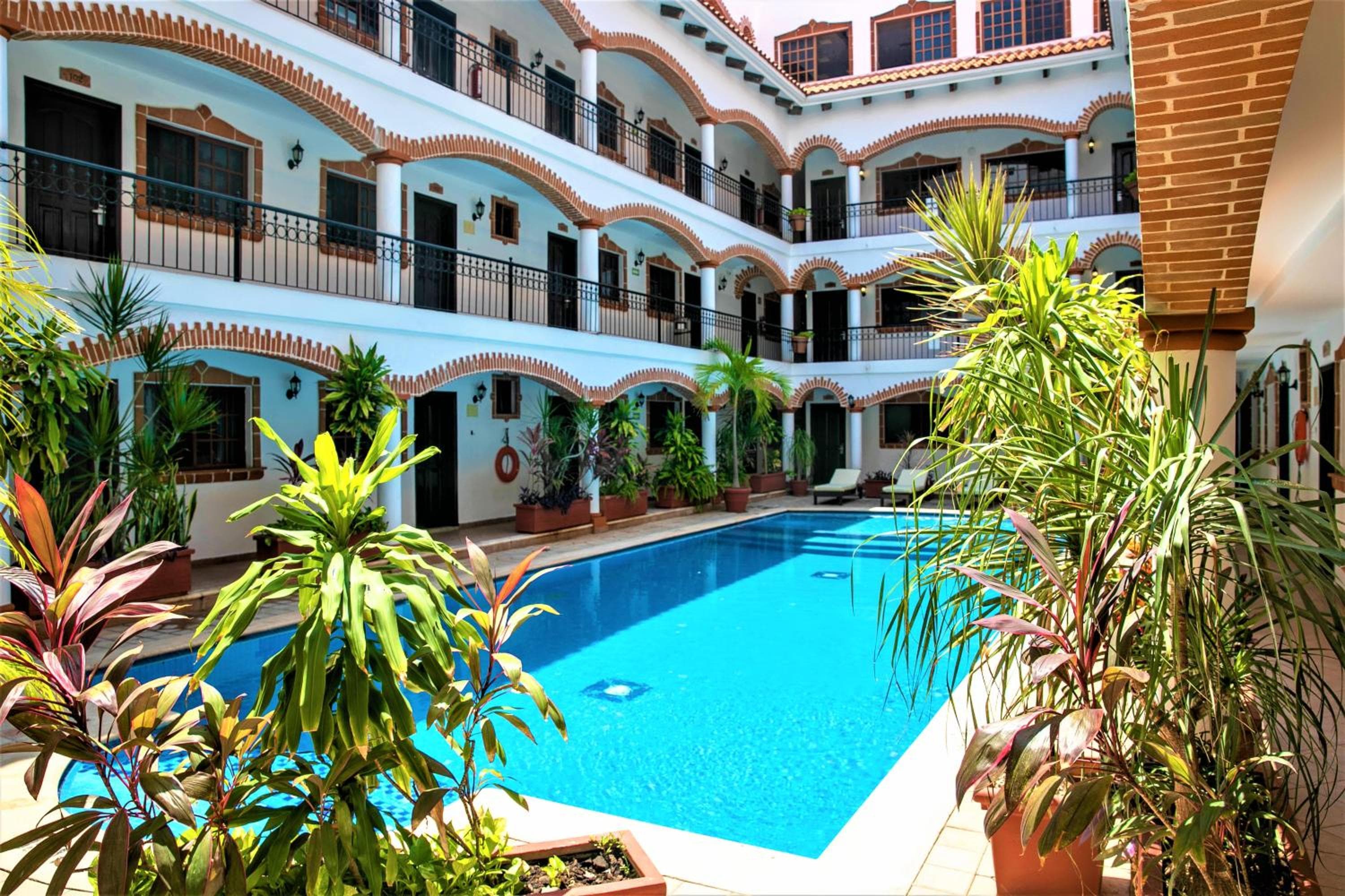 Hotel Colonial Playa del Carmen — 14