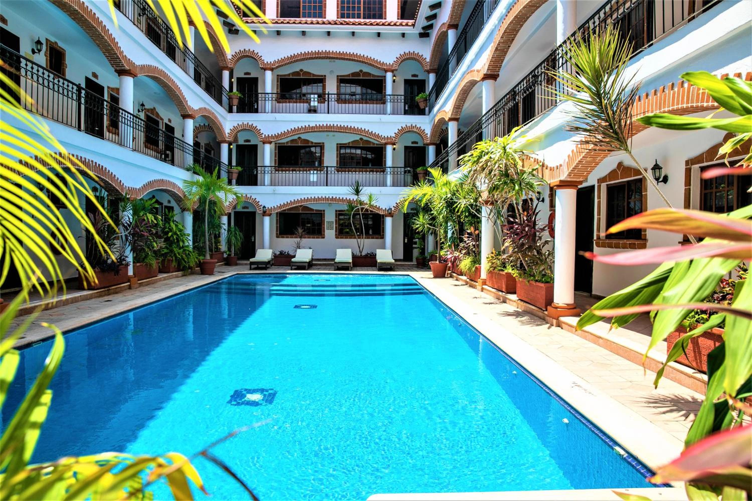 Hotel Colonial Playa del Carmen — 11