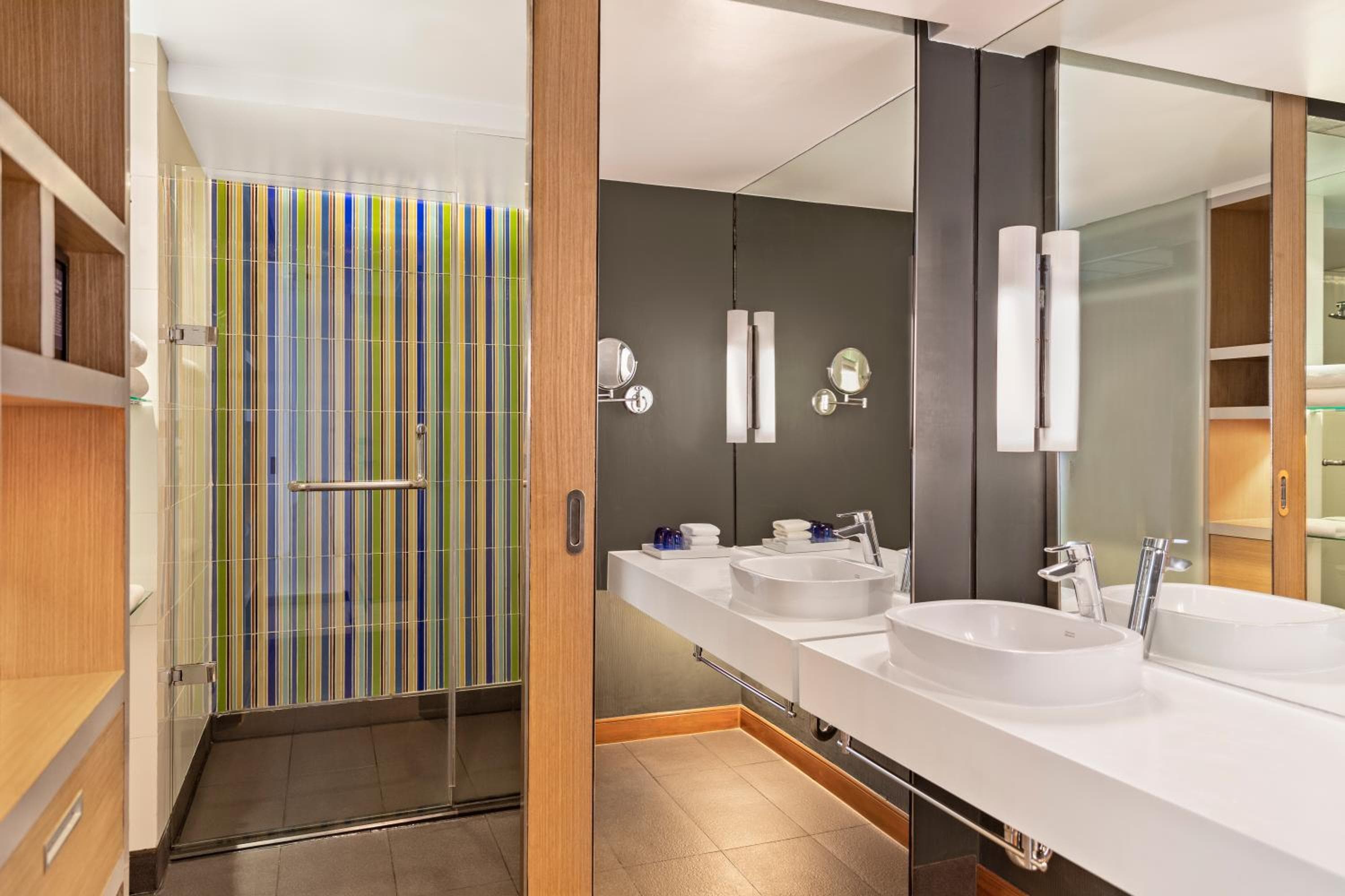 Aloft by Marriott Bangkok Sukhumvit 11 — 3