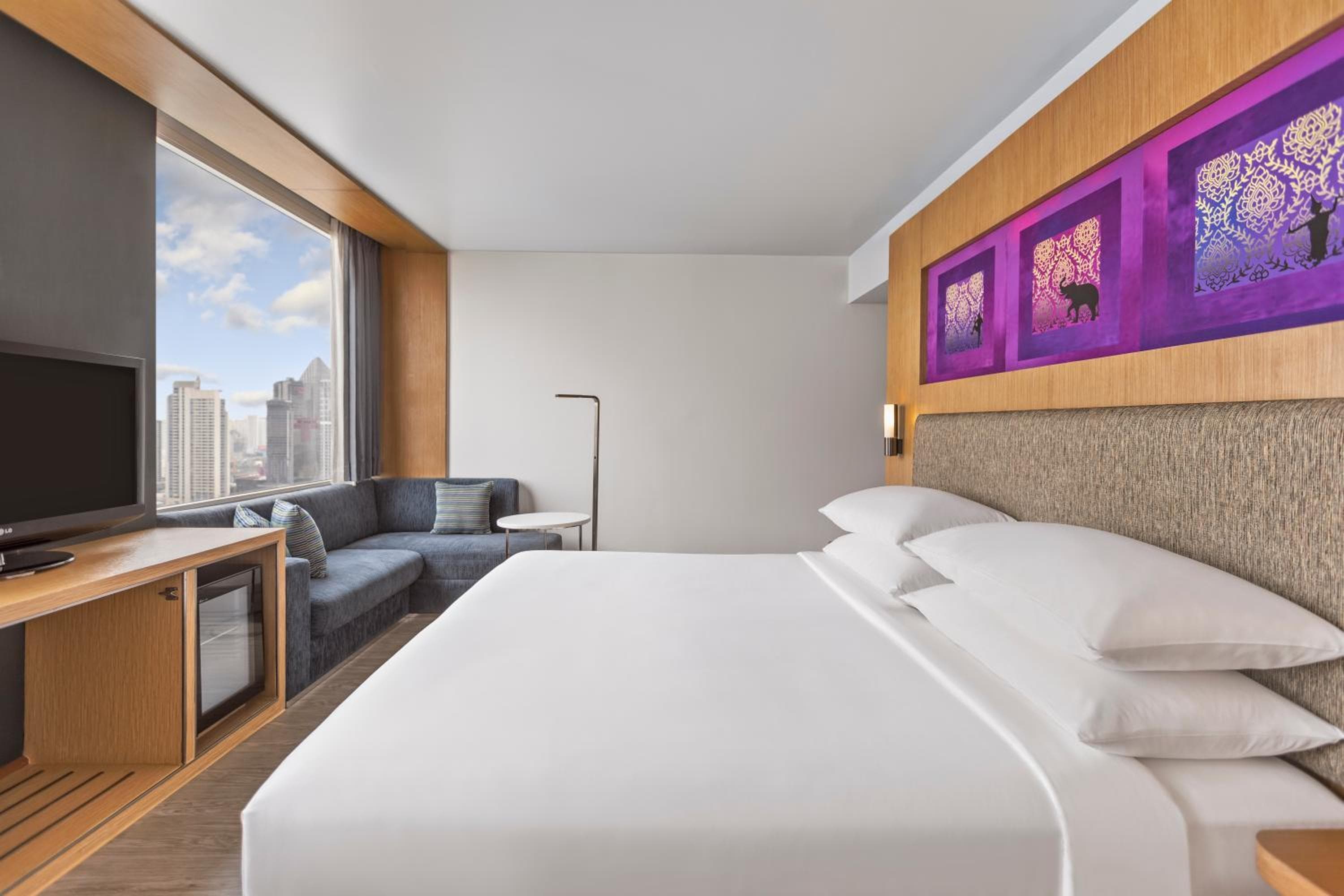 Aloft by Marriott Bangkok Sukhumvit 11 — 14