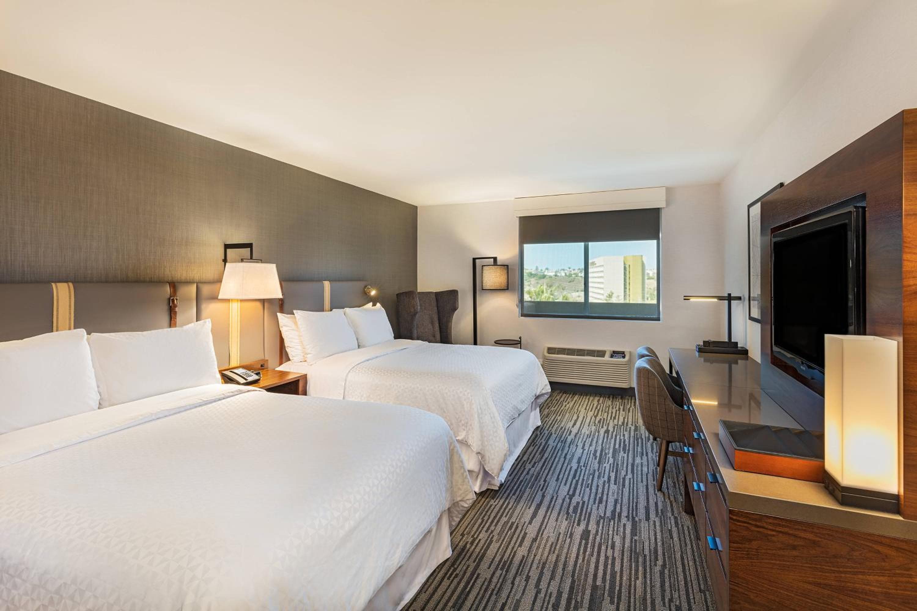 Four Points by Sheraton Los Angeles Westside — 6