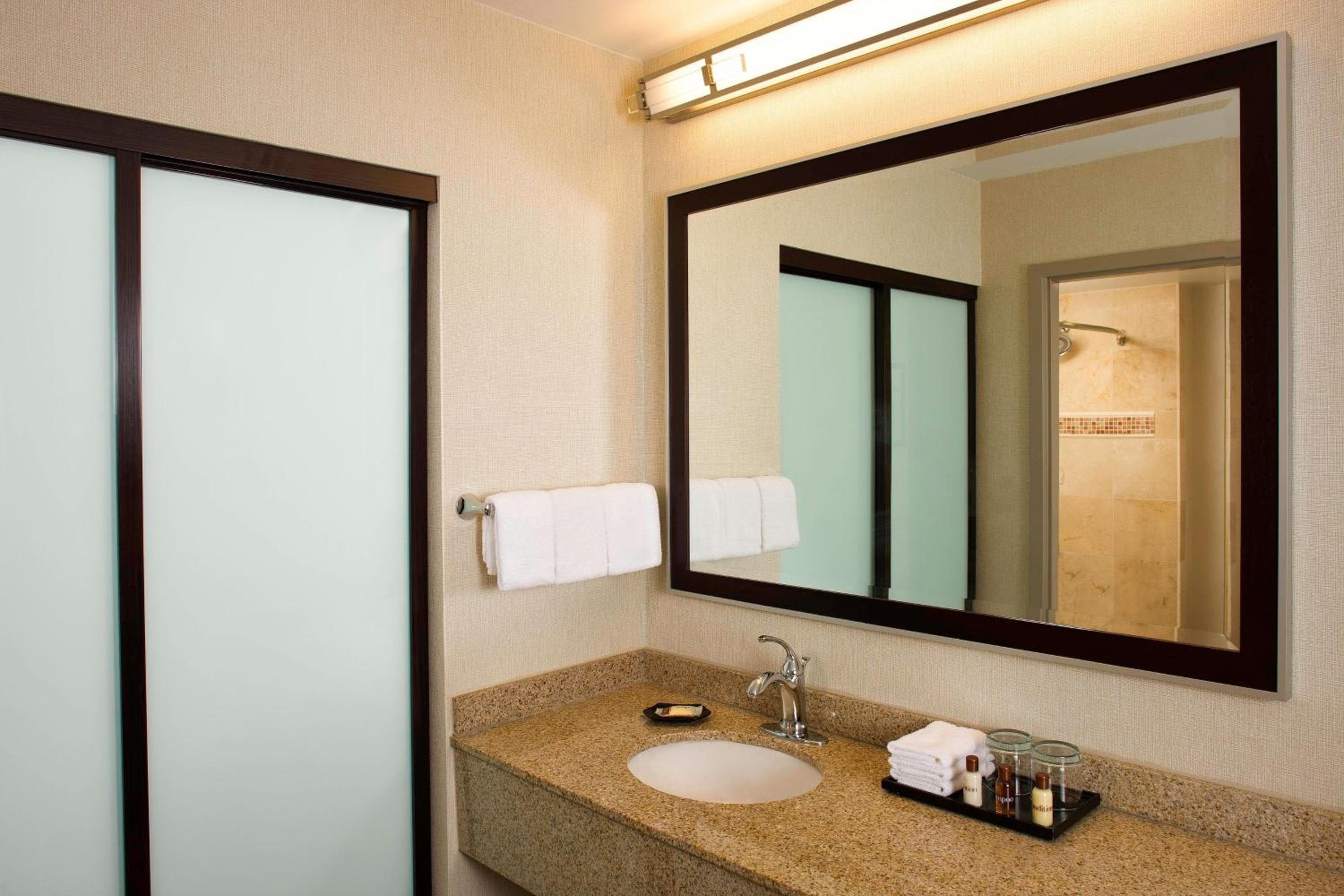 Sheraton Suites Orlando Flughafenhotel — 13