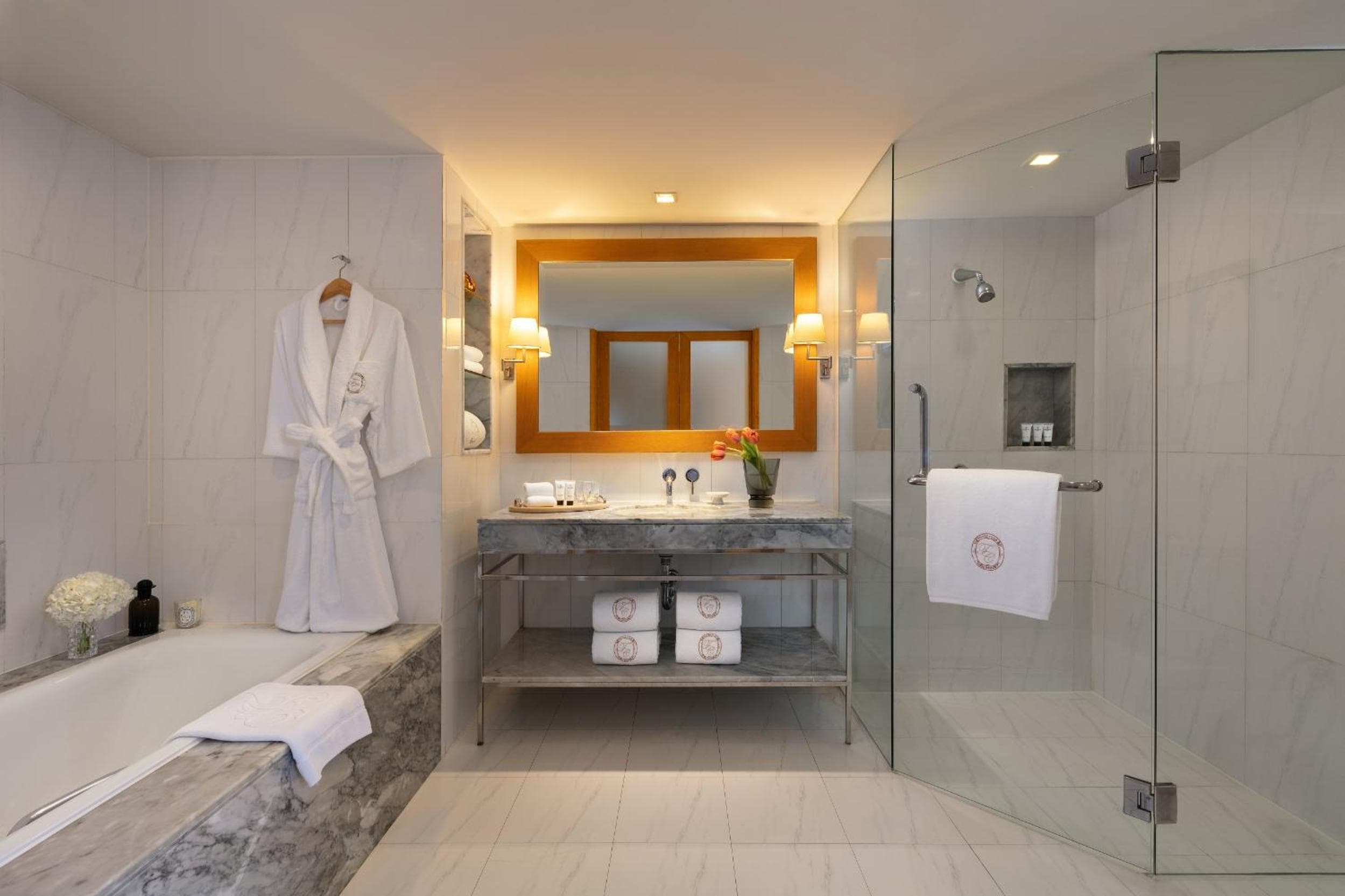 lebua at State Tower hotel, State Tower 1055 Silom Road, Bangrak, Bangkok, Thailand — photo 10