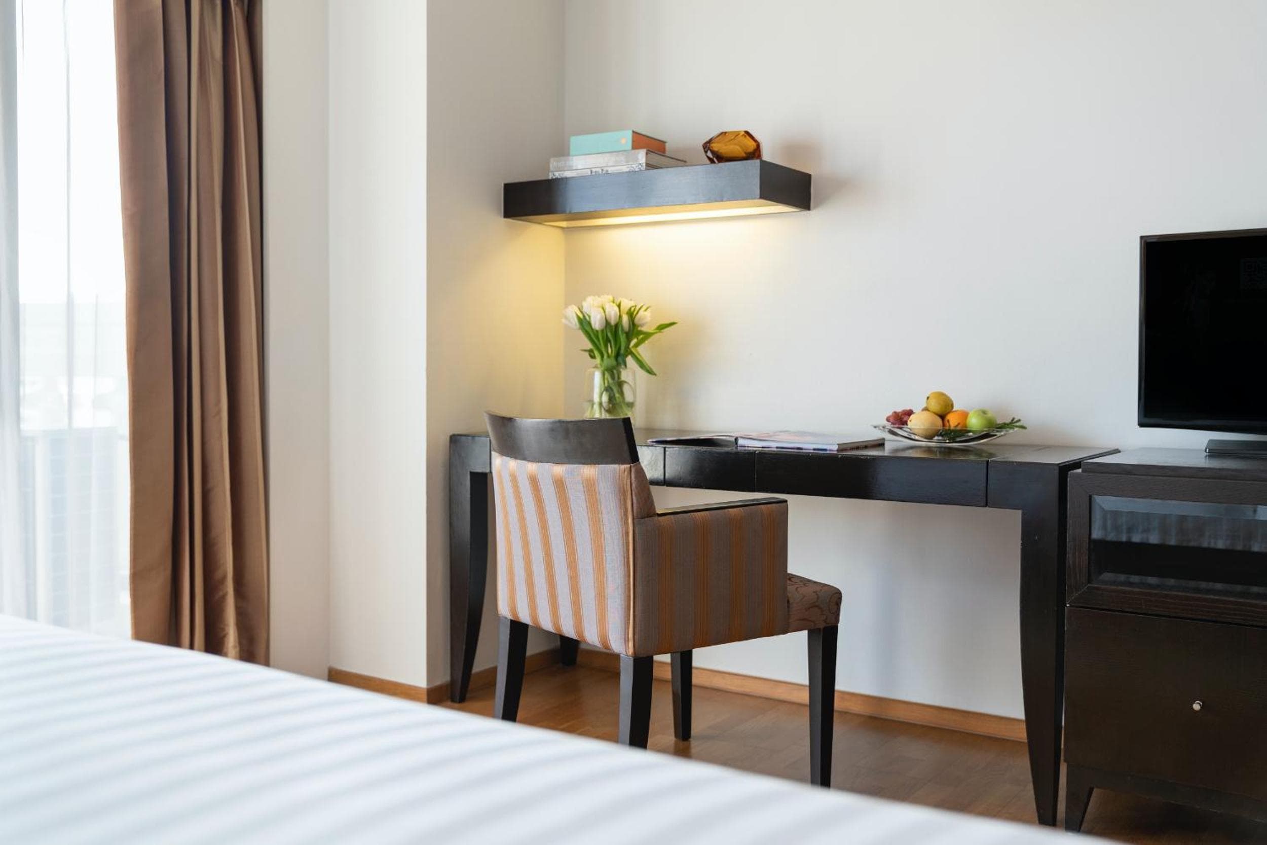 lebua at State Tower hotel, State Tower 1055 Silom Road, Bangrak, Bangkok, Thailand — photo 9