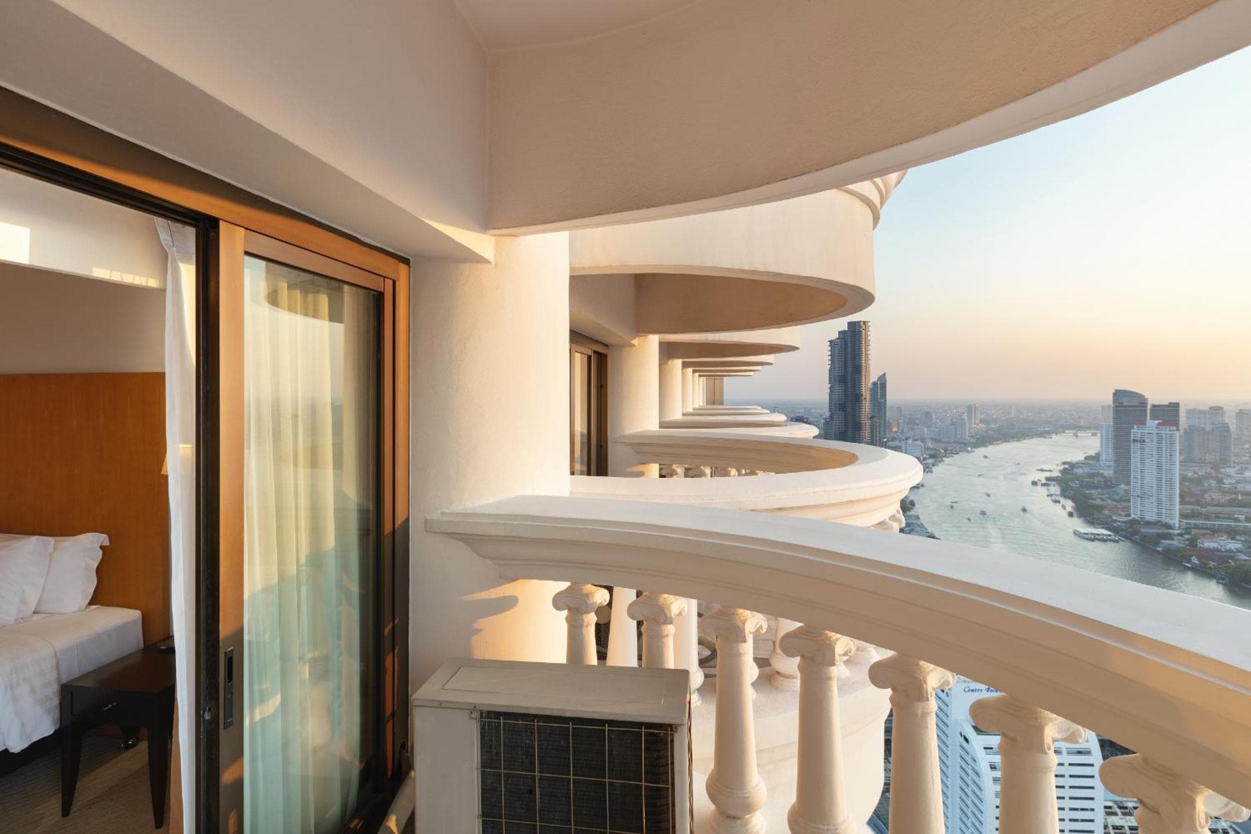 lebua at State Tower hotel, State Tower 1055 Silom Road, Bangrak, Bangkok, Thailand — photo 40