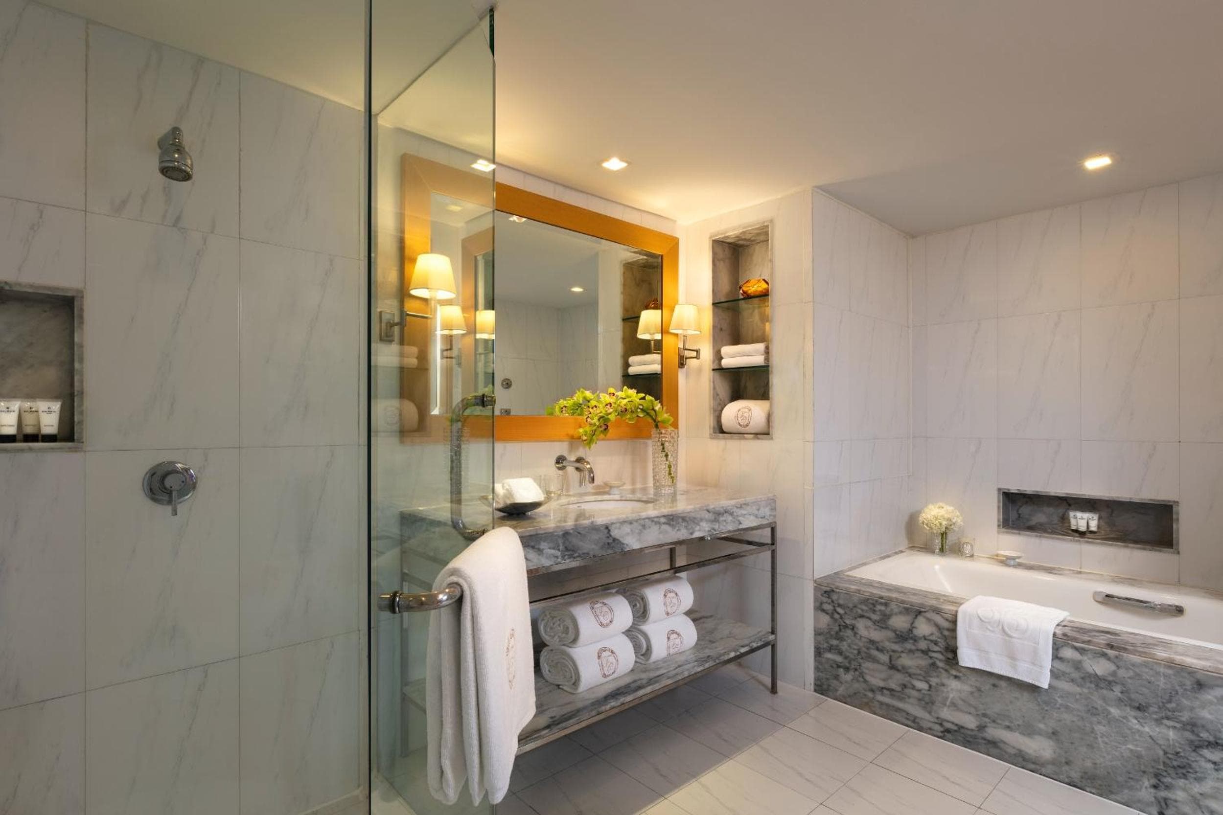 lebua at State Tower hotel, State Tower 1055 Silom Road, Bangrak, Bangkok, Thailand — photo 36