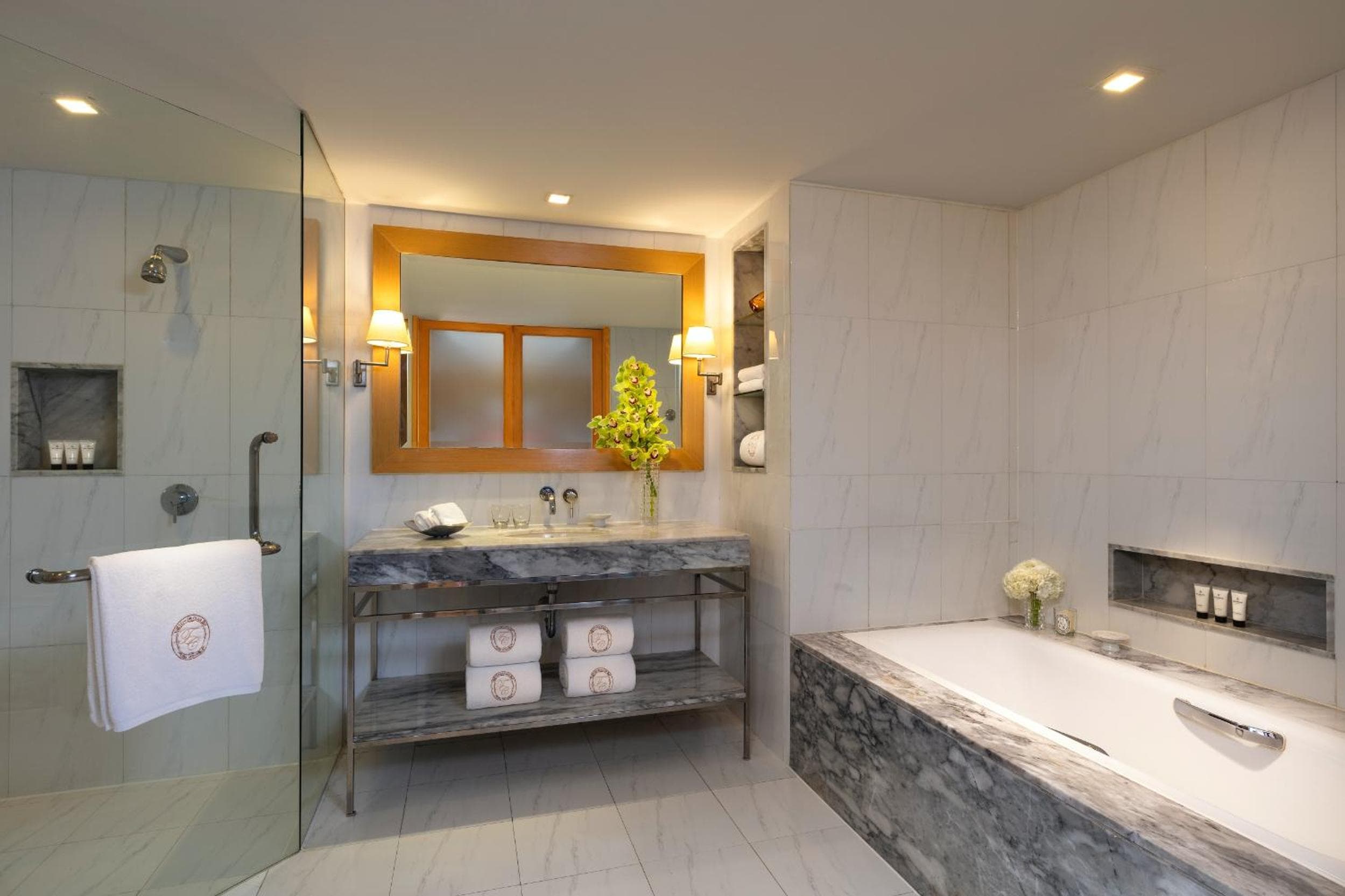 lebua at State Tower hotel, State Tower 1055 Silom Road, Bangrak, Bangkok, Thailand — photo 43