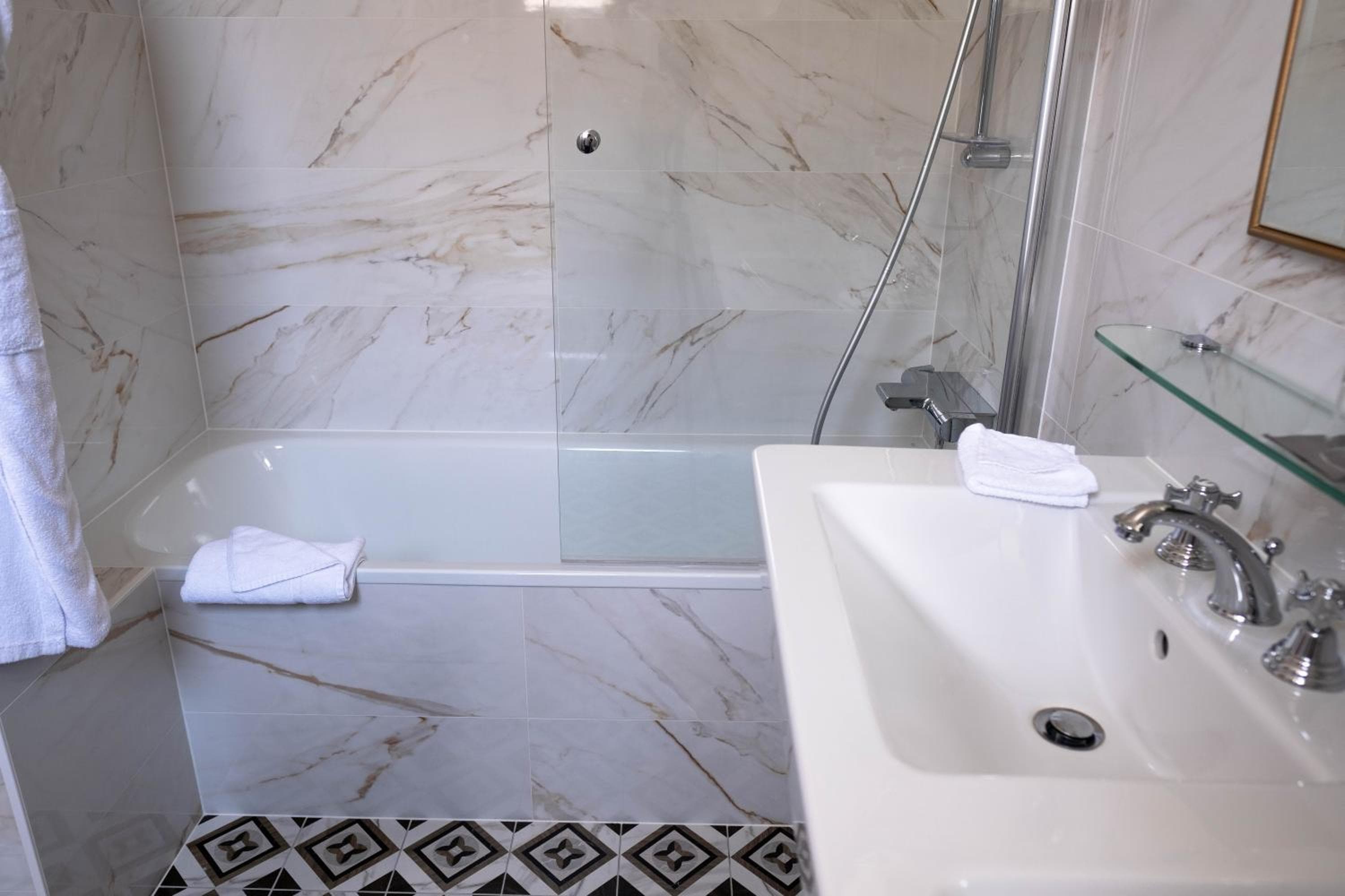 Hotel Claridge París — 28