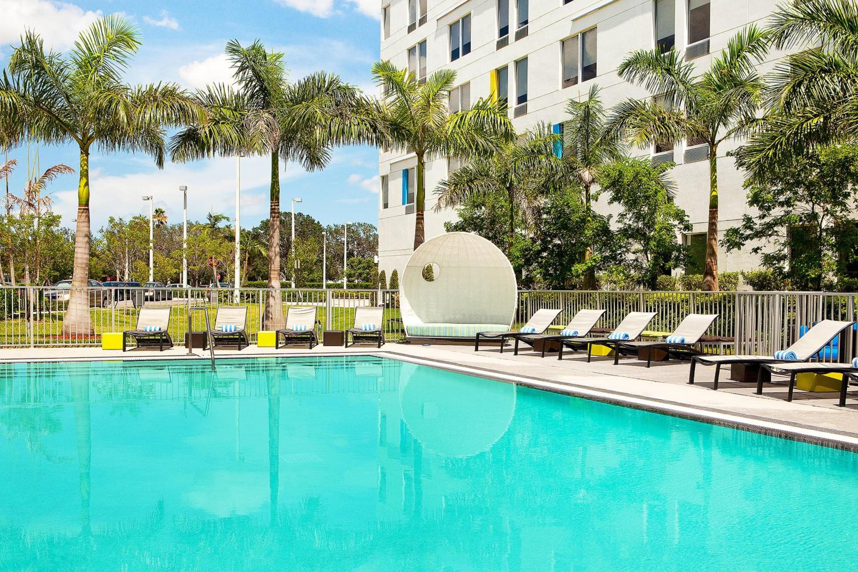 In alto Miami Doral — 21