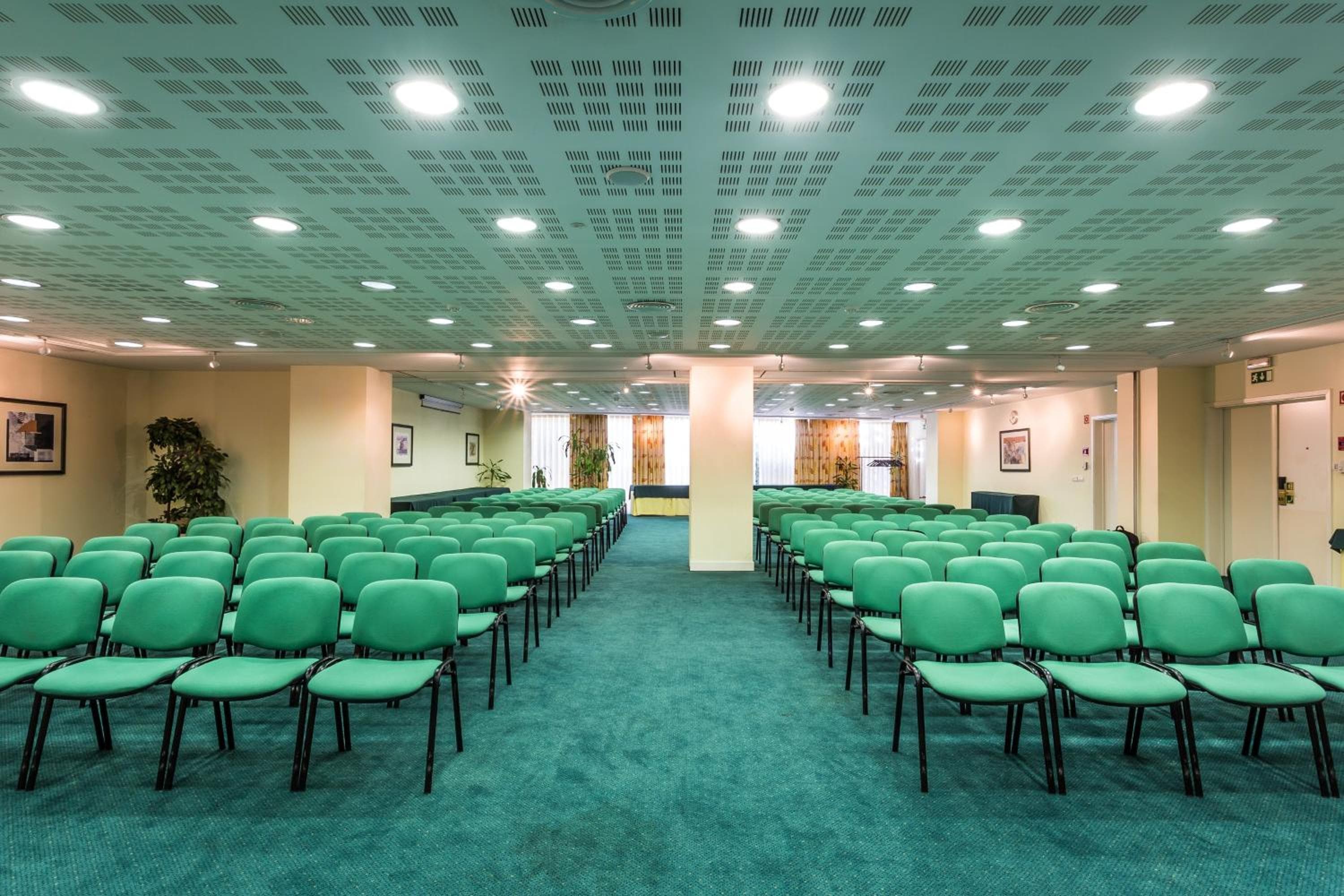Holiday Inn Lisbon by IHG — 23