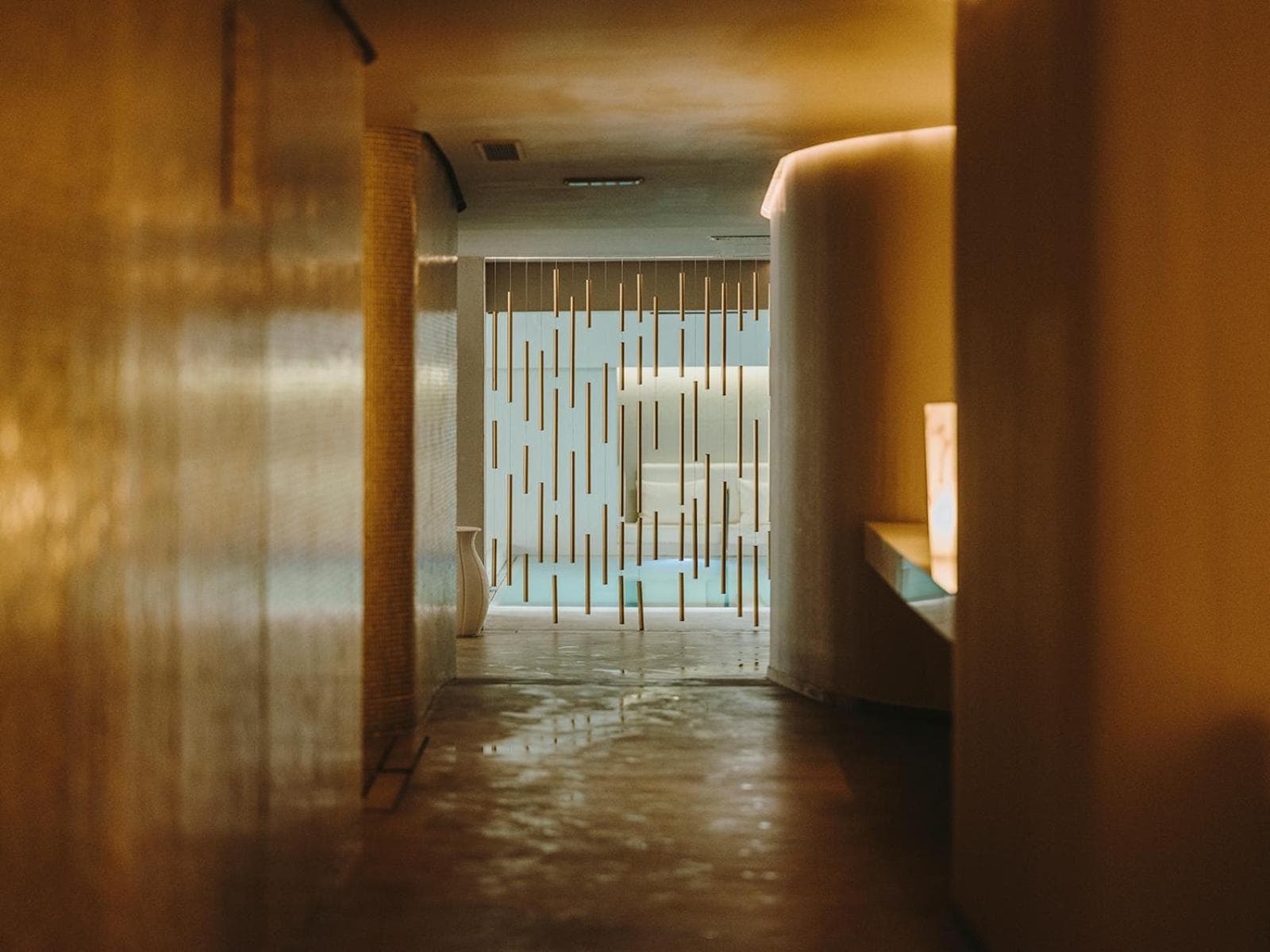 Aguas de Ibiza Grand Luxe Hotel - Piccolo hotel di lusso nel mondo — 23