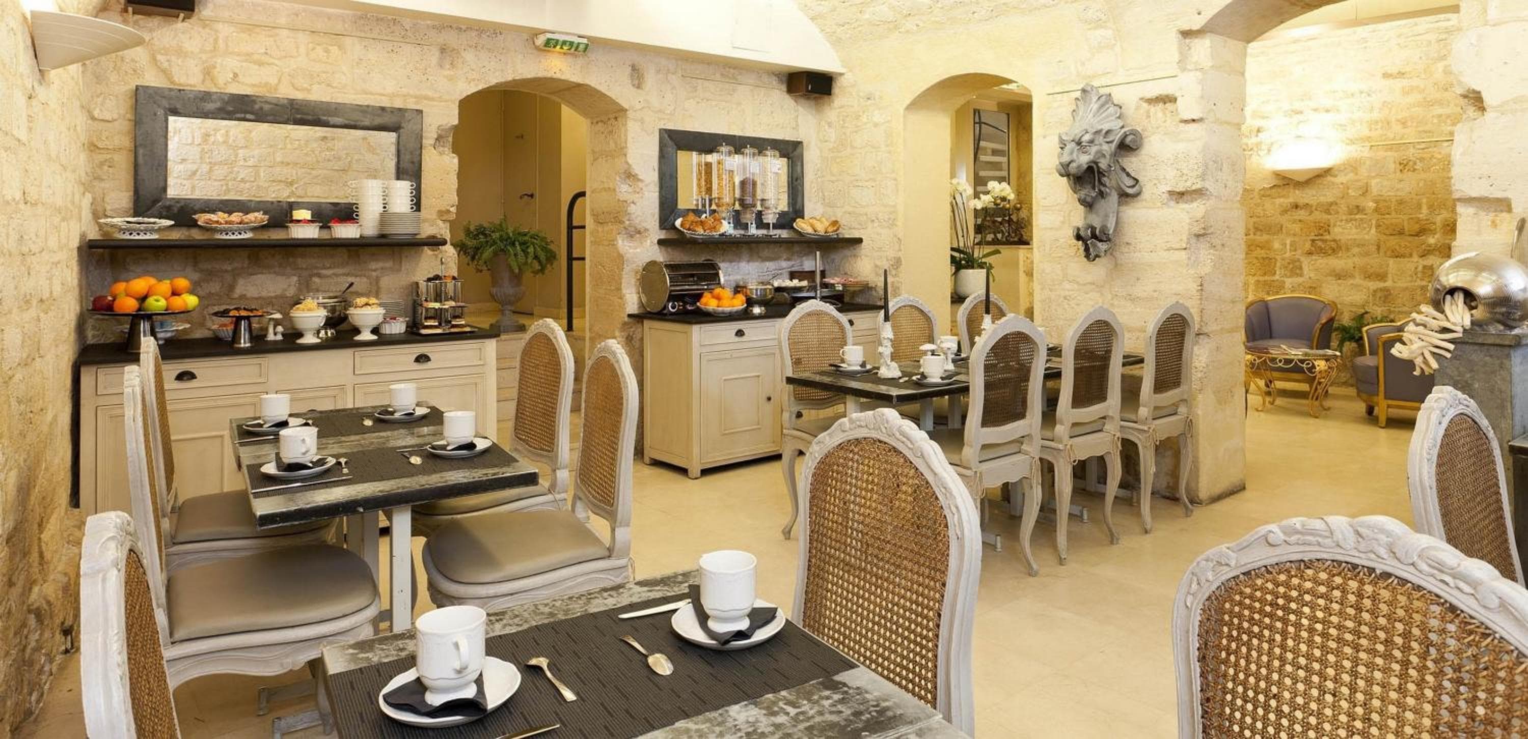 Hotel des Ducs D'Anjou — 30