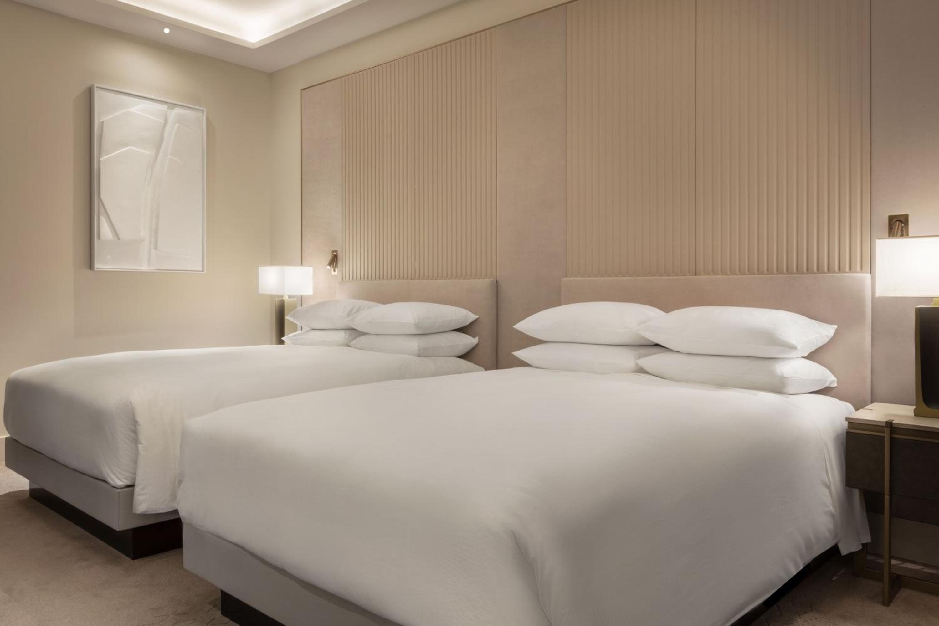 JW Marriott Hotel Madrid — 10