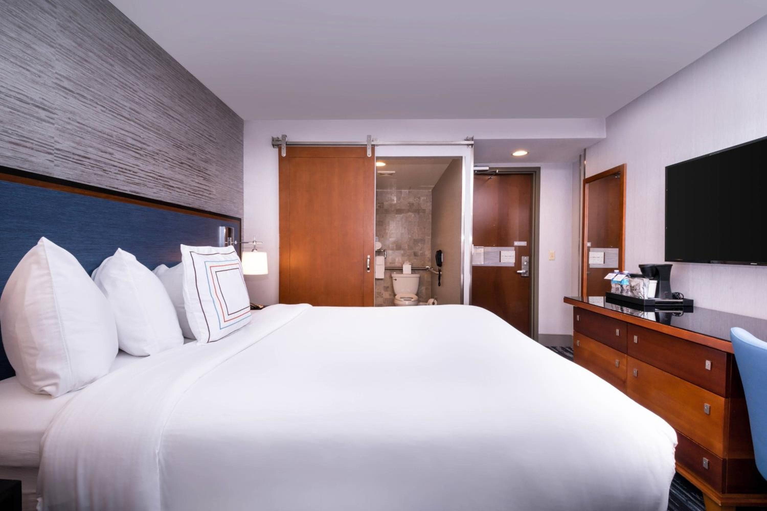 Fairfield By Marriott New York Manhattan Times Square — 10