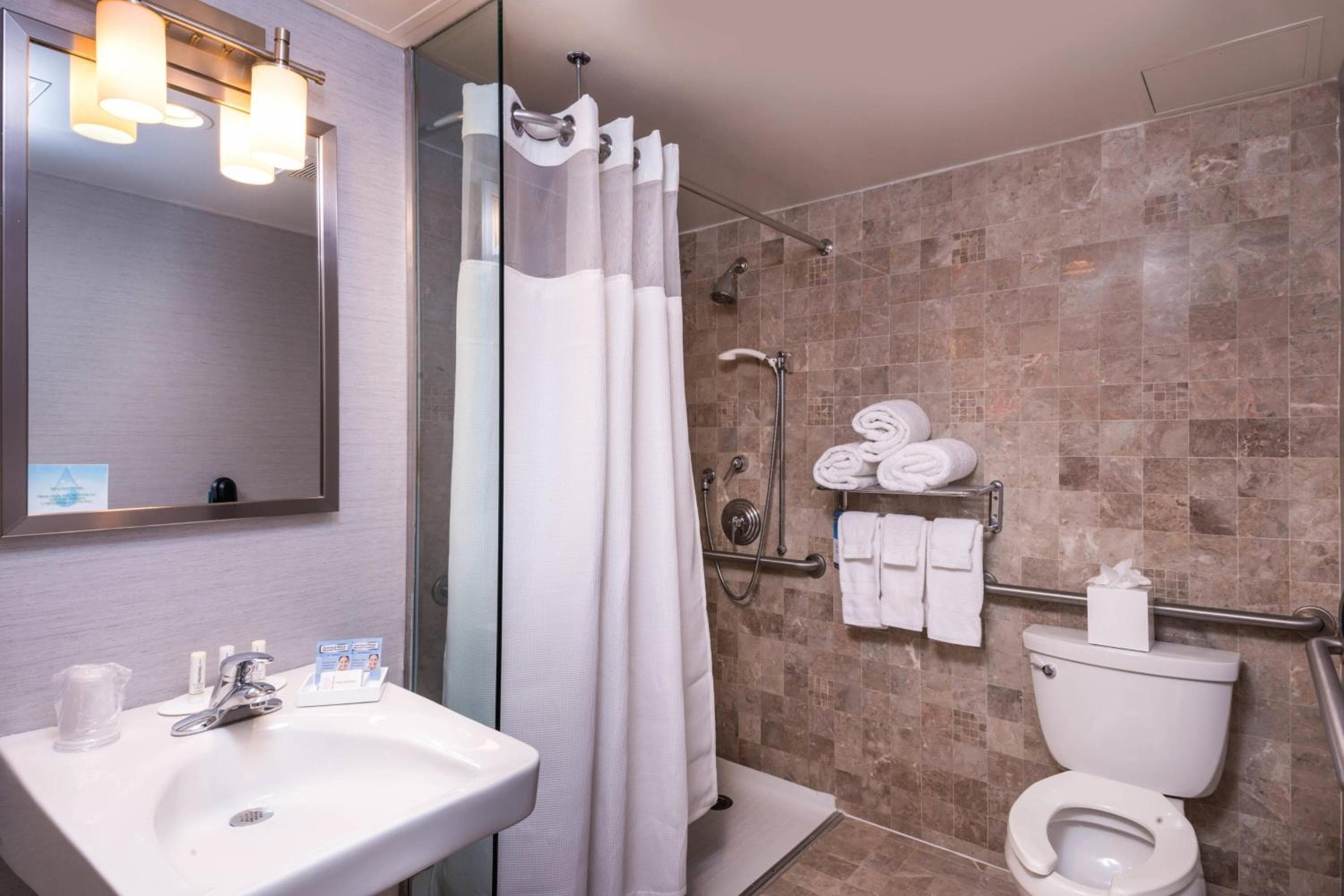 Fairfield By Marriott New York Manhattan Times Square — 11