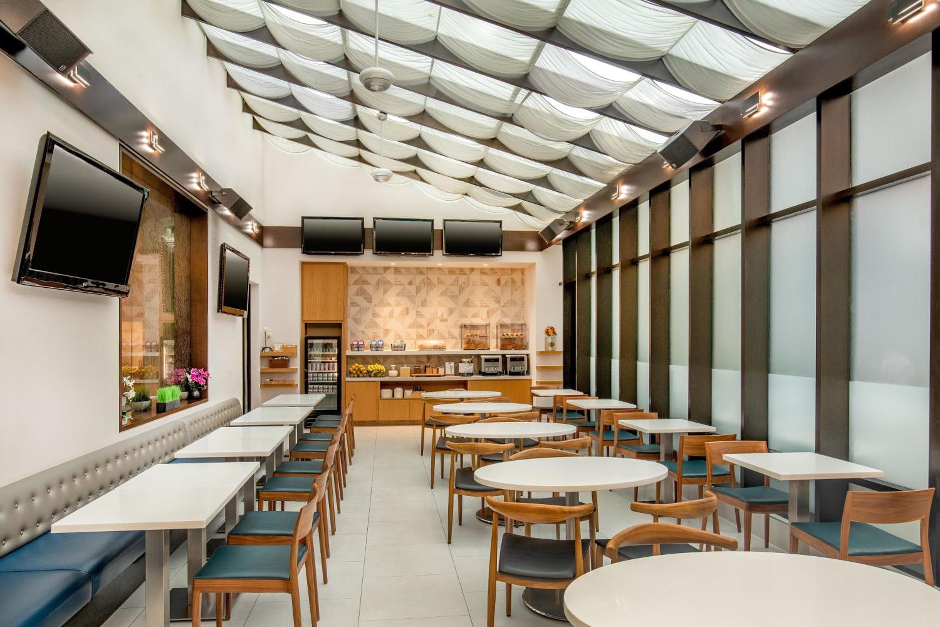 Fairfield By Marriott New York Manhattan Times Square — 17