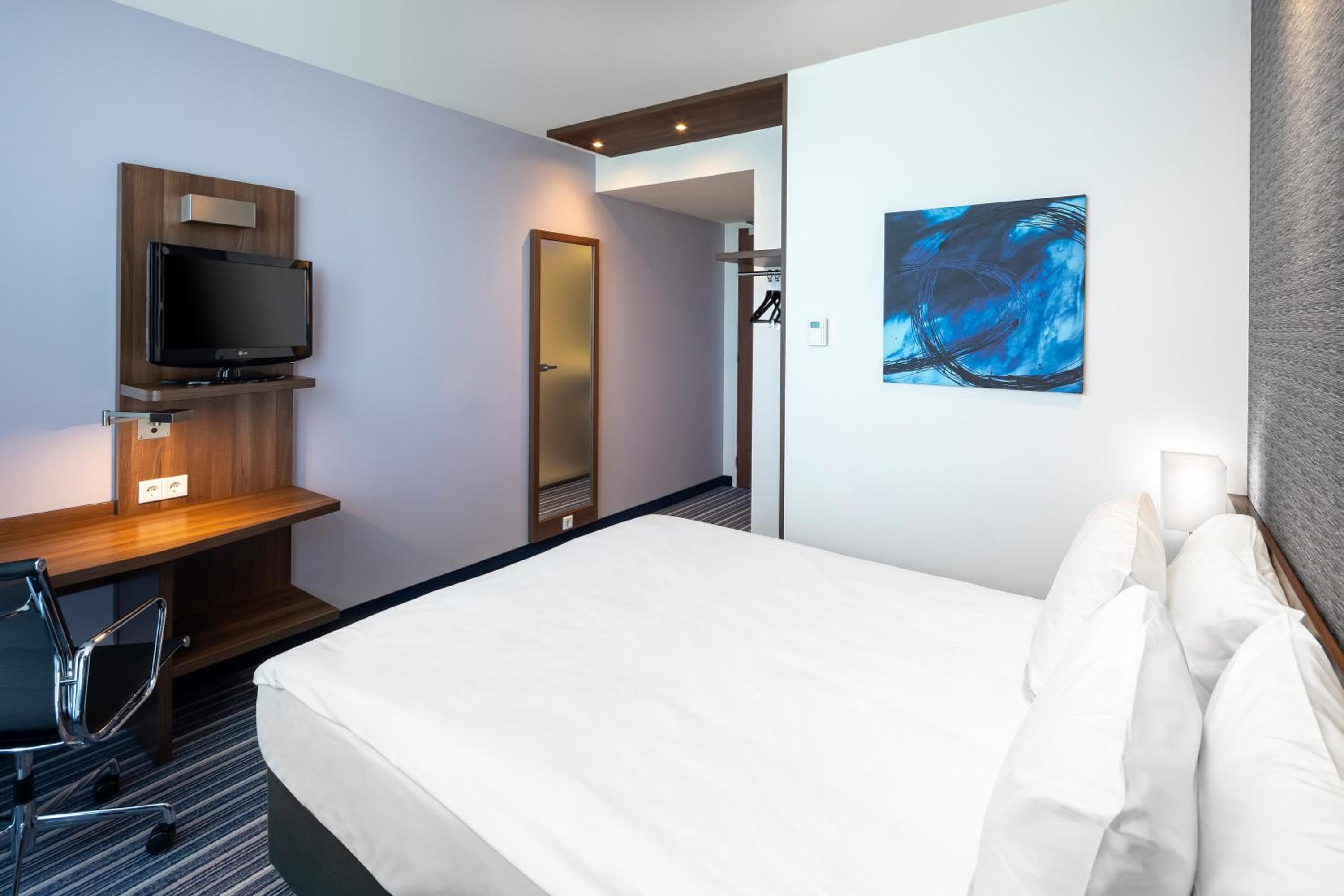 Holiday Inn Express Amsterdam Arena Towers by IHG — 11