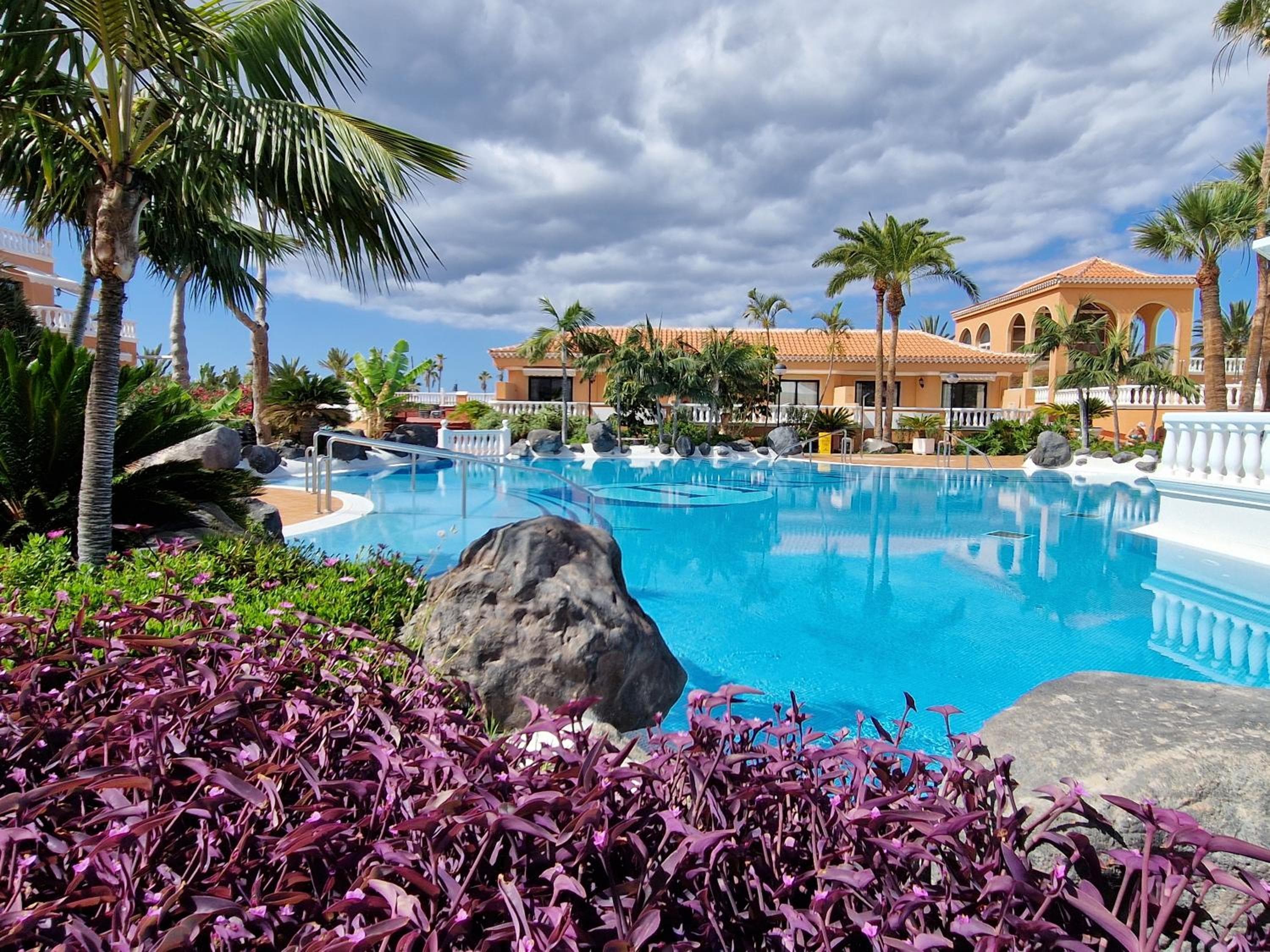 Exclusive Penthouse Playa Las Vistas 4 close to the sea and beach, aircondition for a fee, wifi, terrace, heated pool — 4