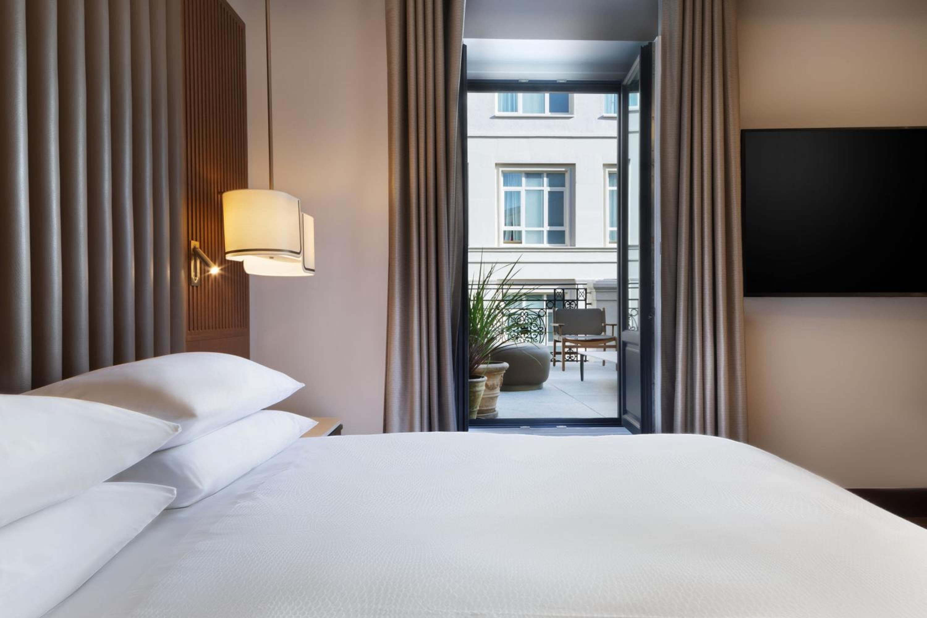 JW Marriott Hotel Madrid — 26
