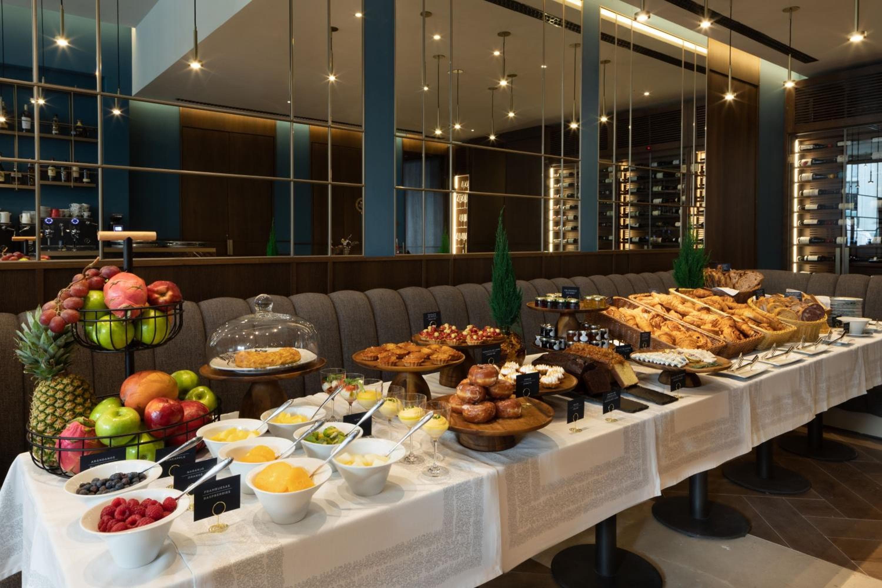 JW Marriott Hotel Madrid — 6