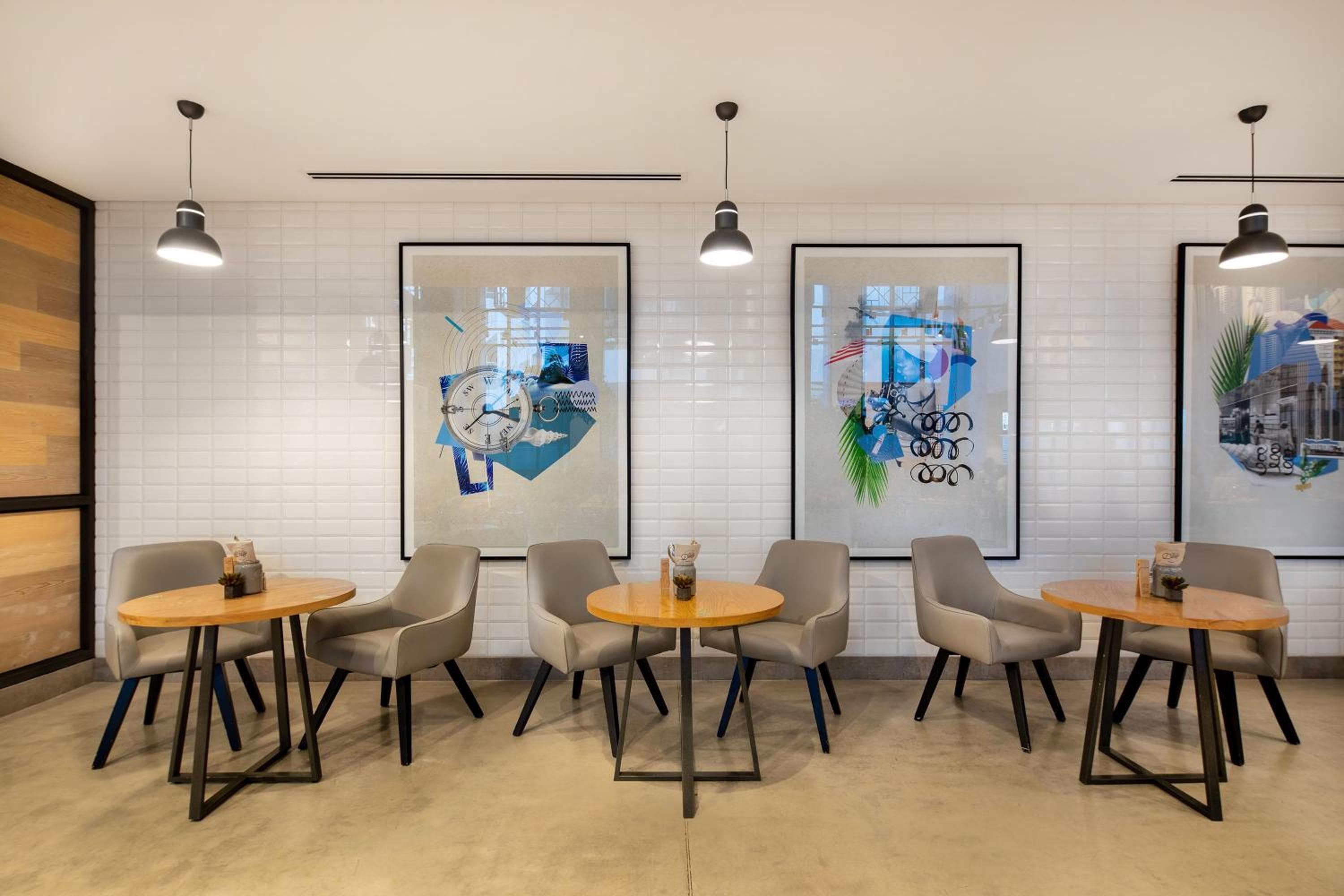 Rove Dubai Marina — 10