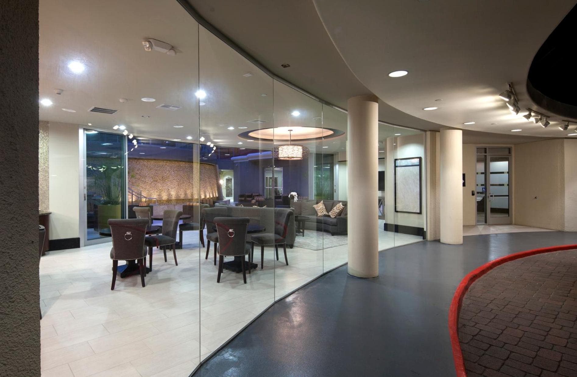 Exclusive Suites in MDR-Venice with Pool, GYM & HotTub — 2