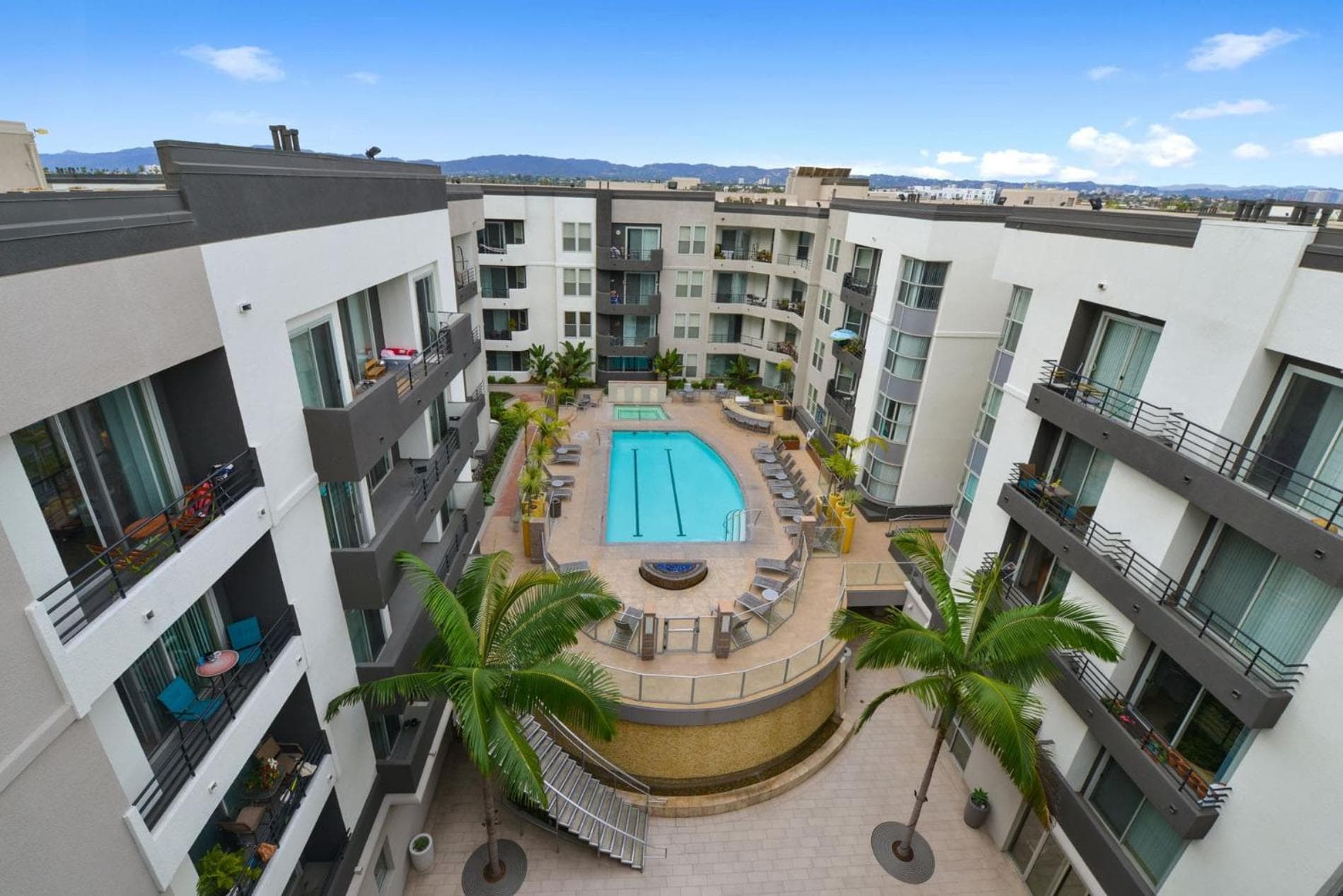 Exclusive Suites in MDR-Venice with Pool, GYM & HotTub — 5